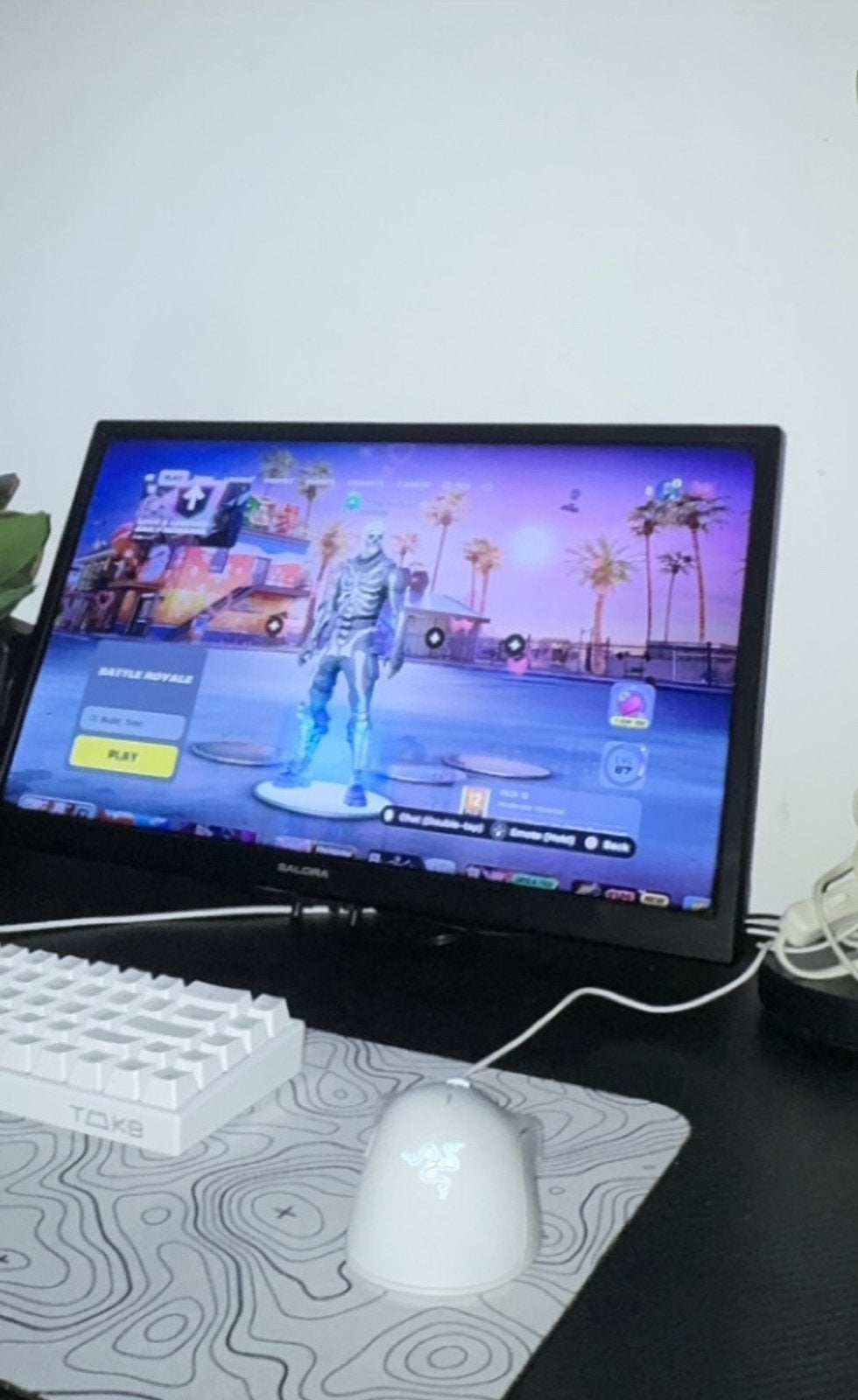 Salora monitor 60 hz — smart tv 24 inch, HDMI, Ophalen of Verzenden, Zo goed als nieuw, Onbekend