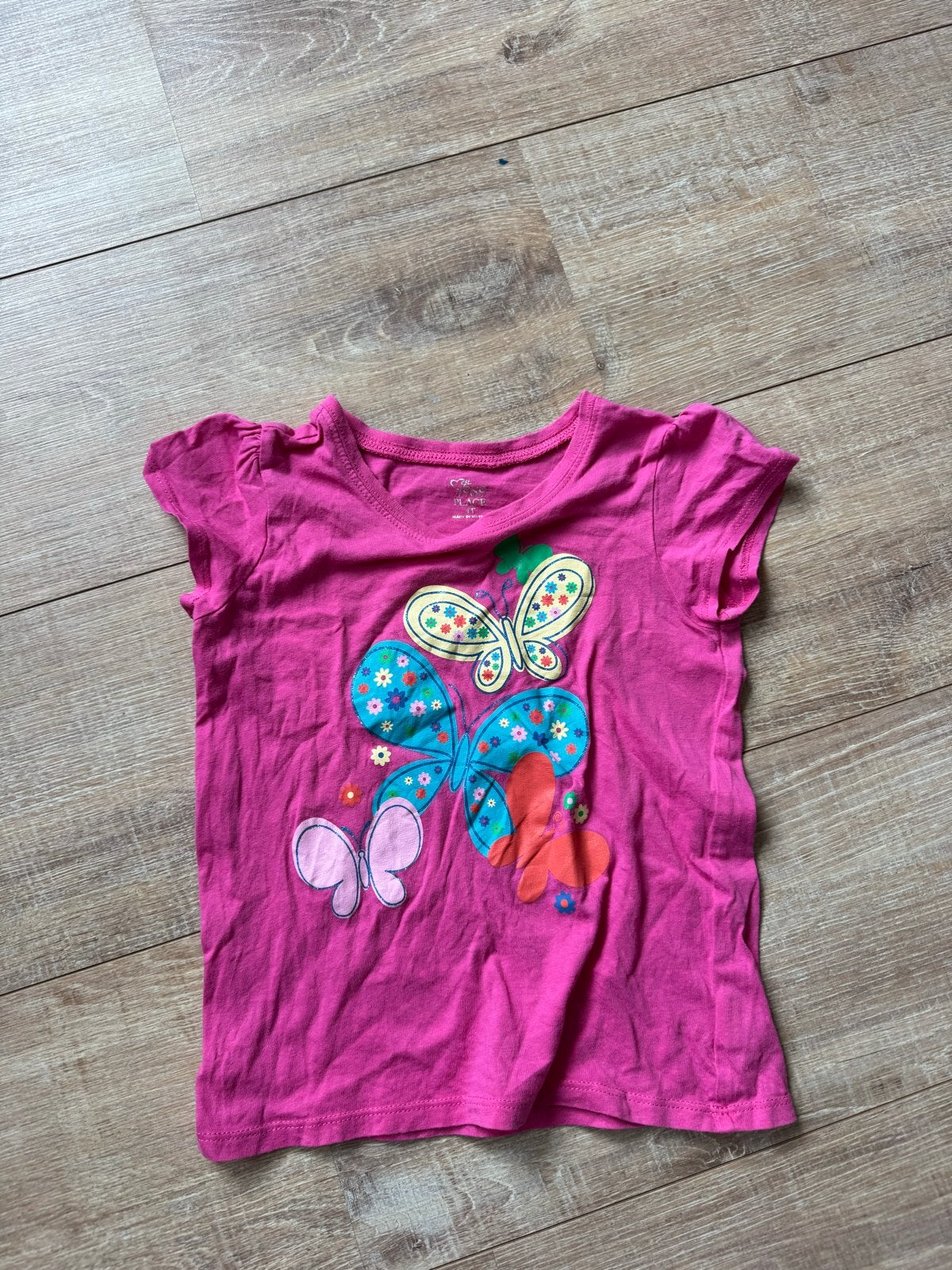 Roze T-shirt met vlinders voor meisjes, Ophalen of Verzenden, Gebruikt, Meisje