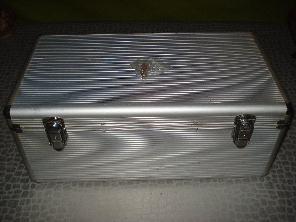 cd  dvd  koffer   koopje  15,00, Ophalen of Verzenden, Gebruikt, Metaal, Cd's of Dvd's