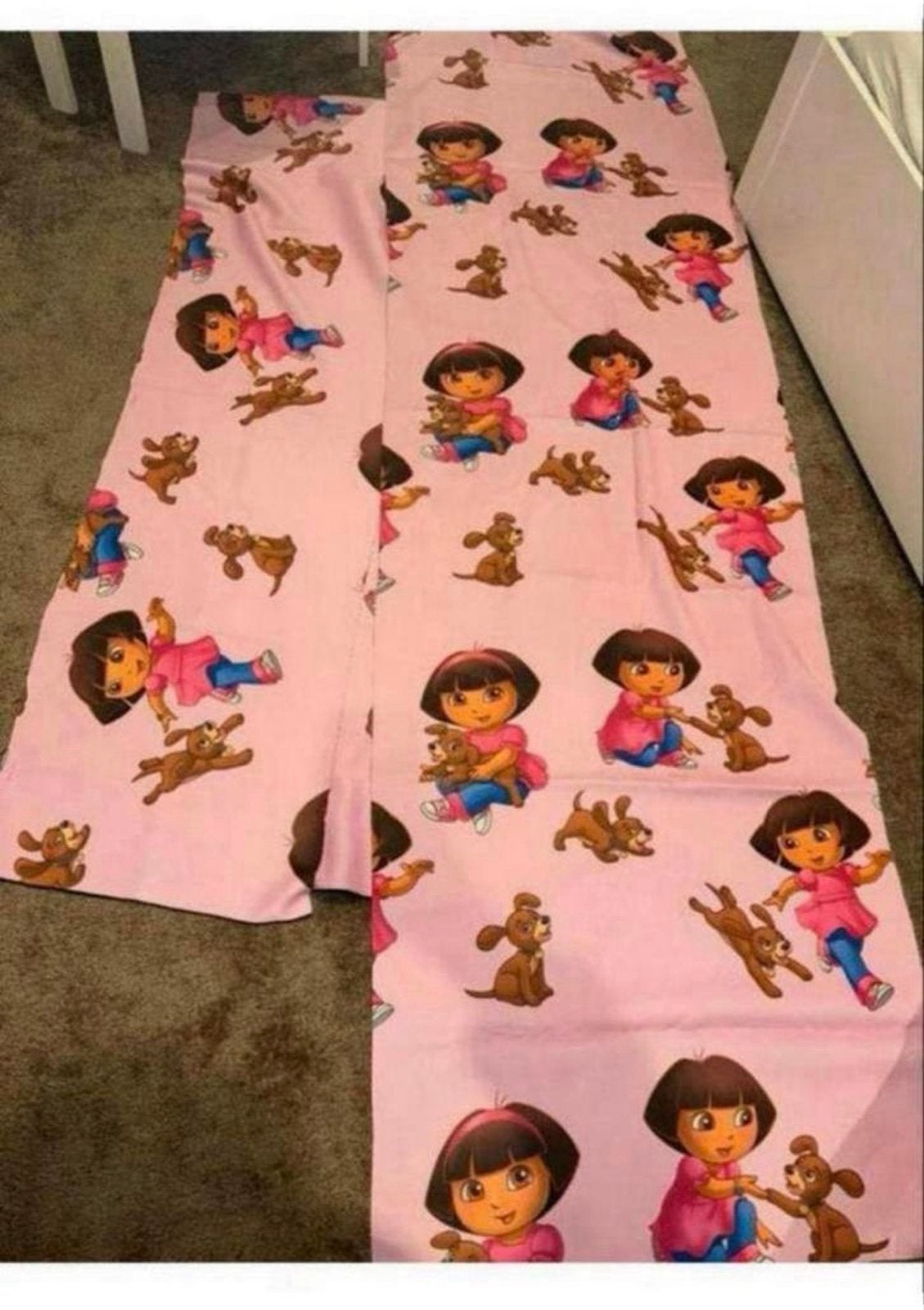 Dora the Explorer stof - Roze met hondjes, Overige materialen, Gebruikt, 200 cm of meer, Ophalen of Verzenden