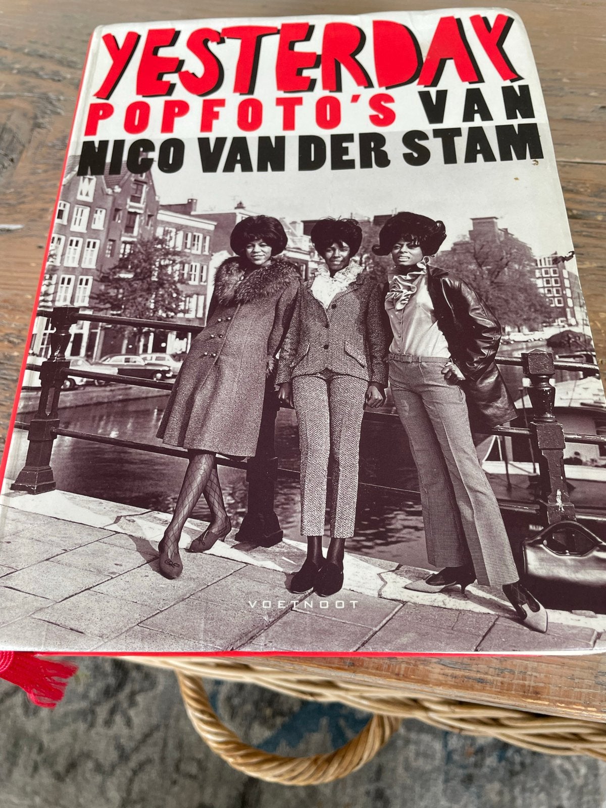 Yesterday: Popfoto's van Nico van der Stam - Fotoboek, Boeken, Ophalen of Verzenden, Zo goed als nieuw, Fotografie algemeen