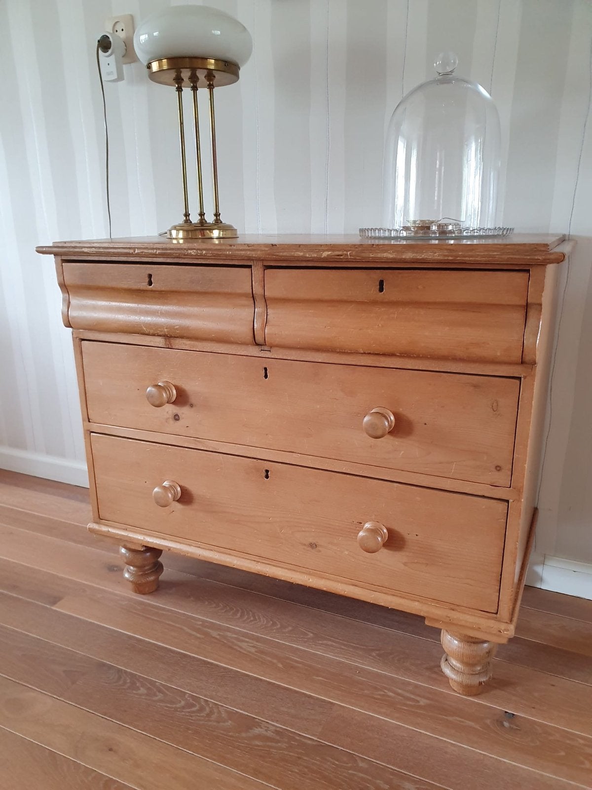 Antieke grenen commode met vier laden, Ophalen