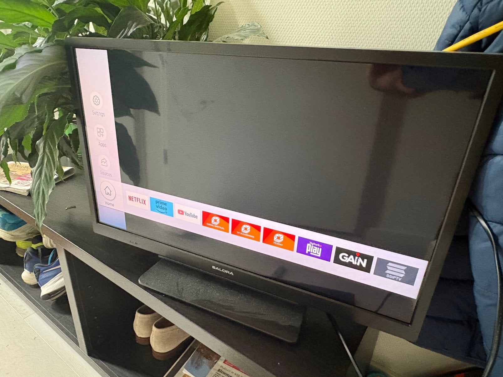 Salora 24” HDTV, 50 Hz, 40 tot 60 cm, Smart TV, Full HD (1080p)