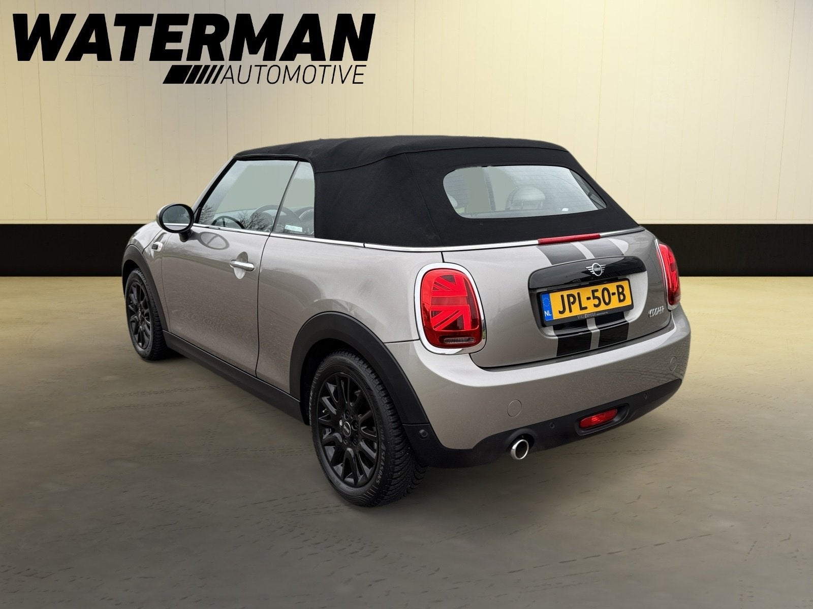 Mini Cabrio 1.5 Cooper CHILI FACELIFT LEDER/STOELVERWARMING/, Voorwielaandrijving, 136 pk, Gebruikt, Cabriolet