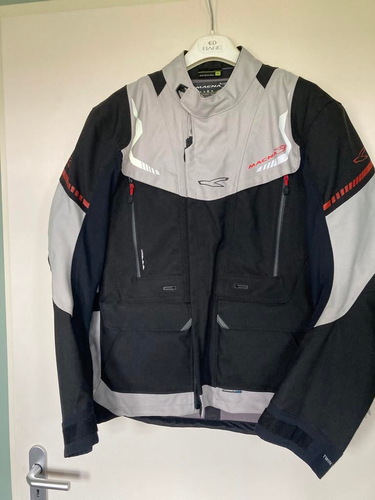 Macna motorjas maat 54 XL, Motoren, Kleding | Motorkleding, Ophalen, Nieuw met kaartje, Heren, Jas | textiel
