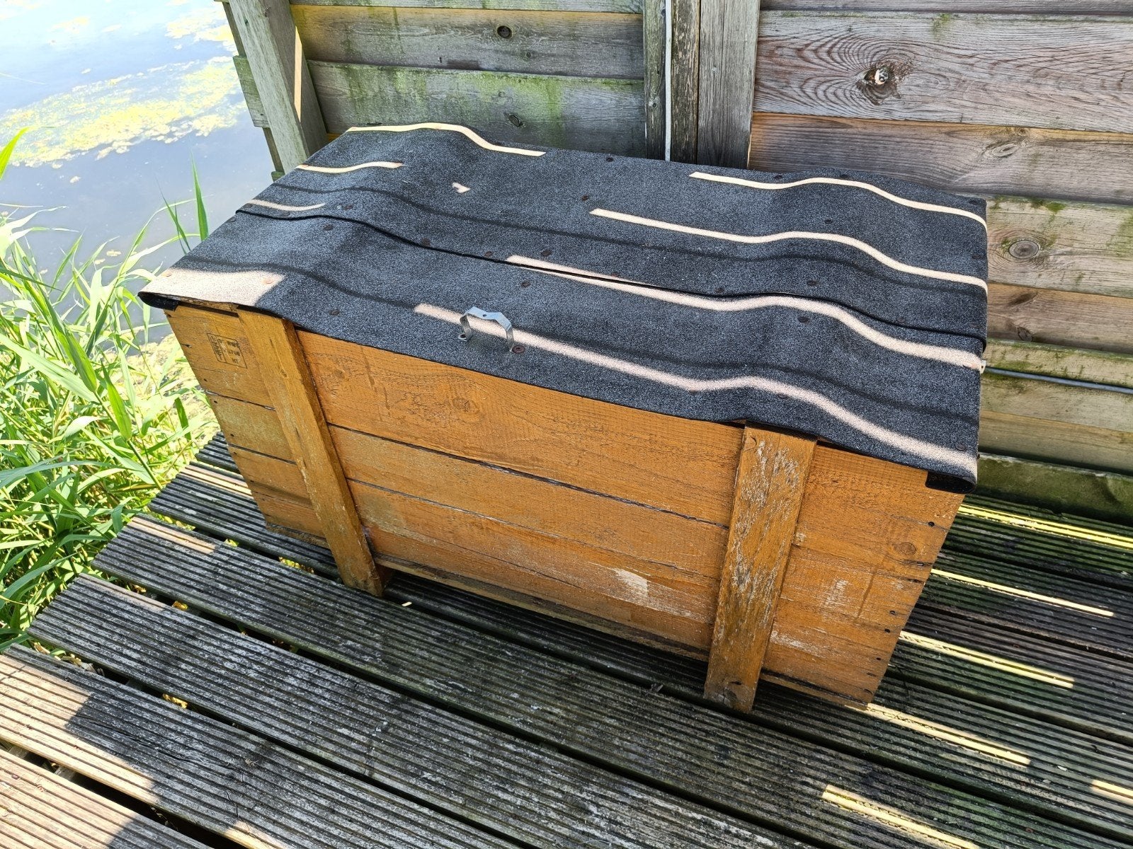 waterdichte kist goed gevuld met brandhout / haardhout, Minder dan 3 m³, Ophalen