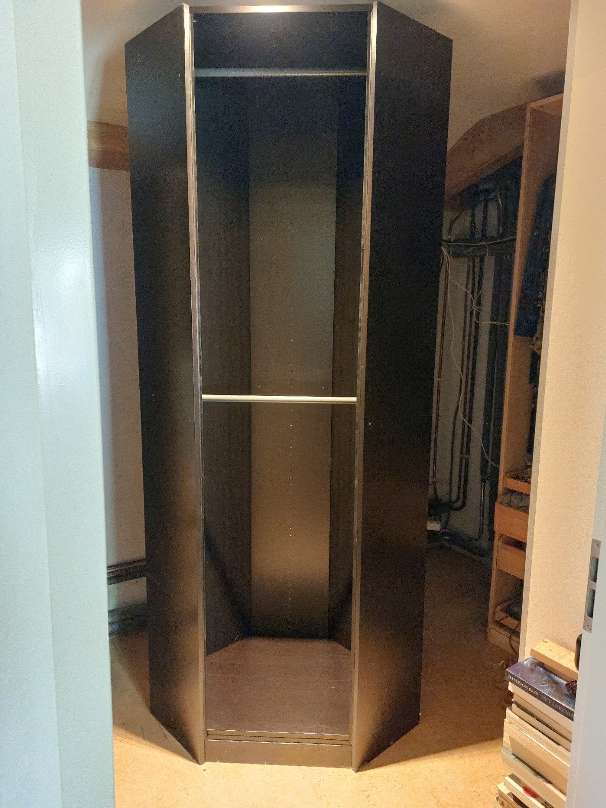 Donkerbruine hoekkast pax ikea met hangruimte, Huis en Inrichting, Gebruikt, 200 cm of meer, Modern, 25 tot 50 cm