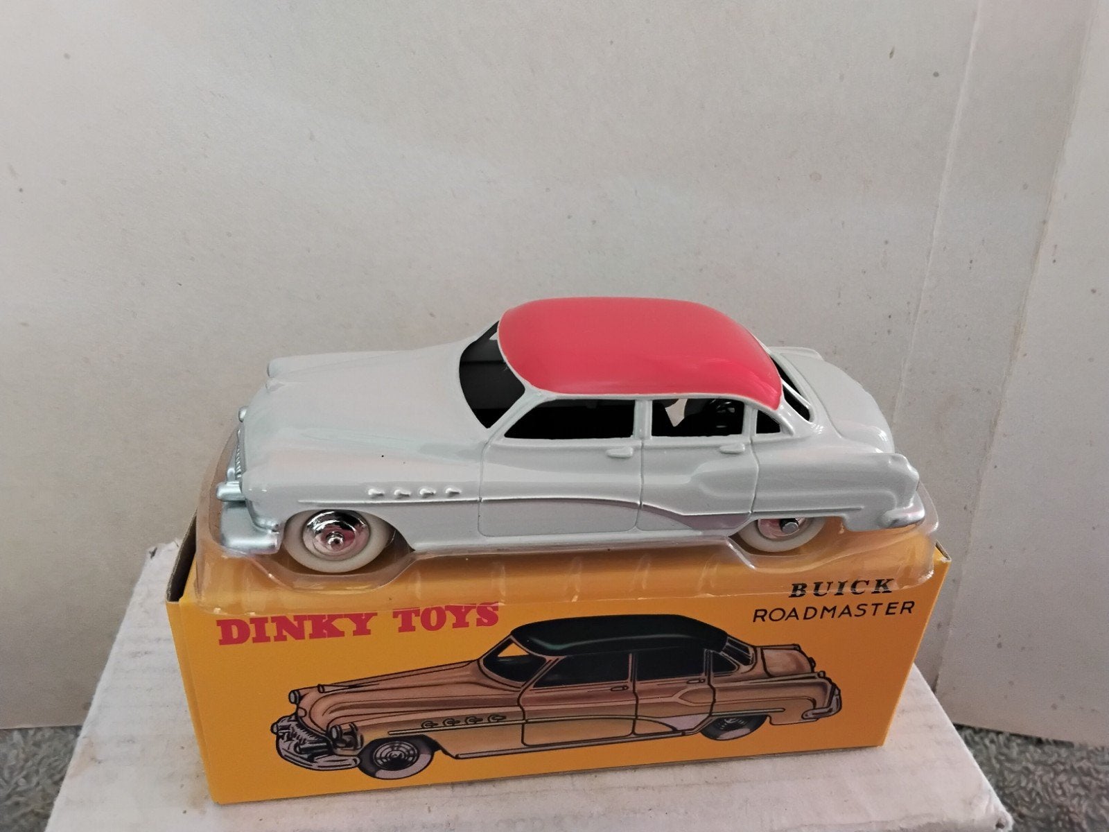 DINKY TOYS  ATLAS   BUICK ROADMASTER  NO 24 V, Ophalen of Verzenden, Auto, Dinky Toys