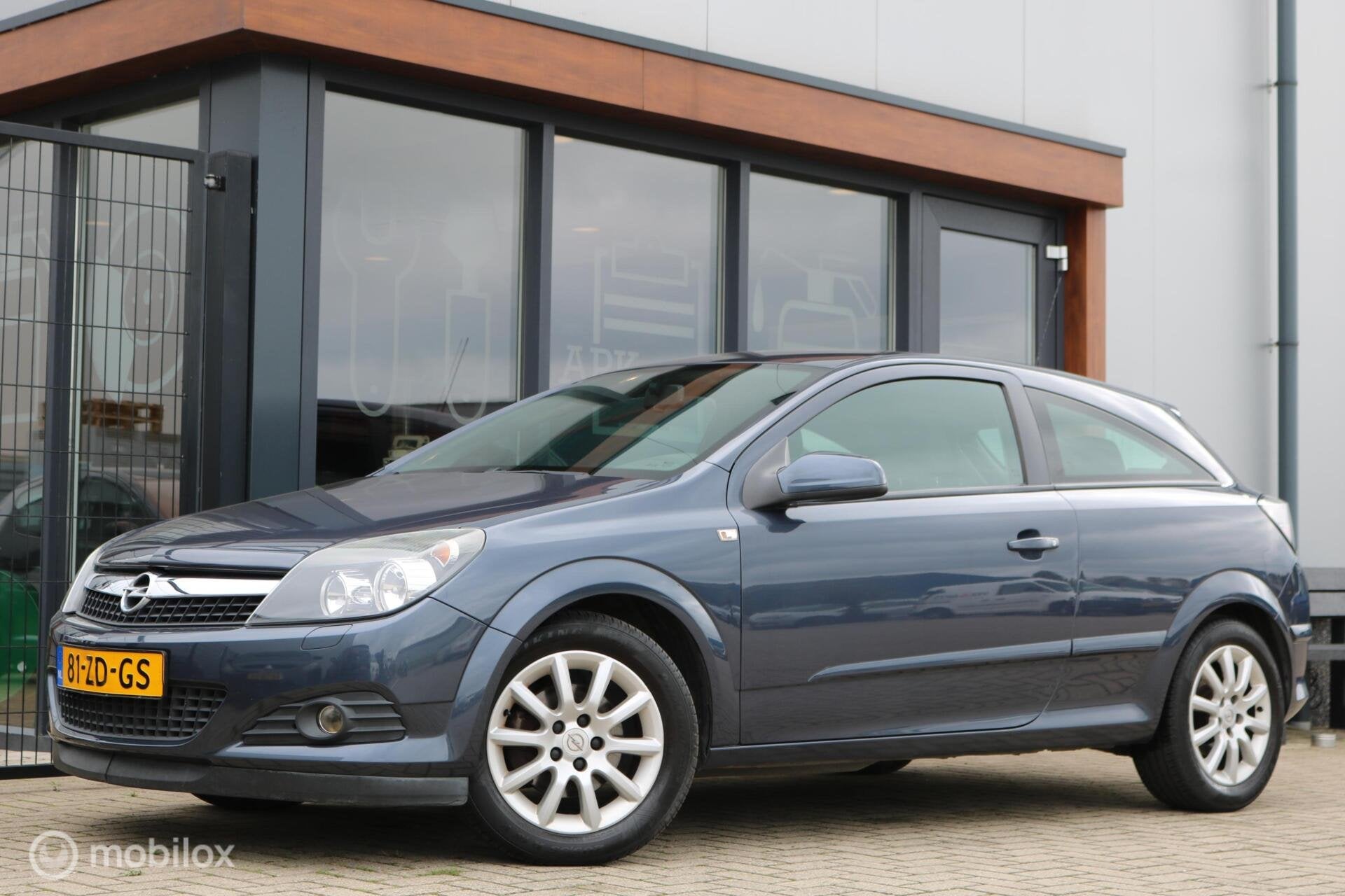 Opel Astra GTC 1.6 Temptation|Cruise|Trekhaak||NAP, Voorwielaandrijving, 15 km/l, 4 cilinders, 116 pk