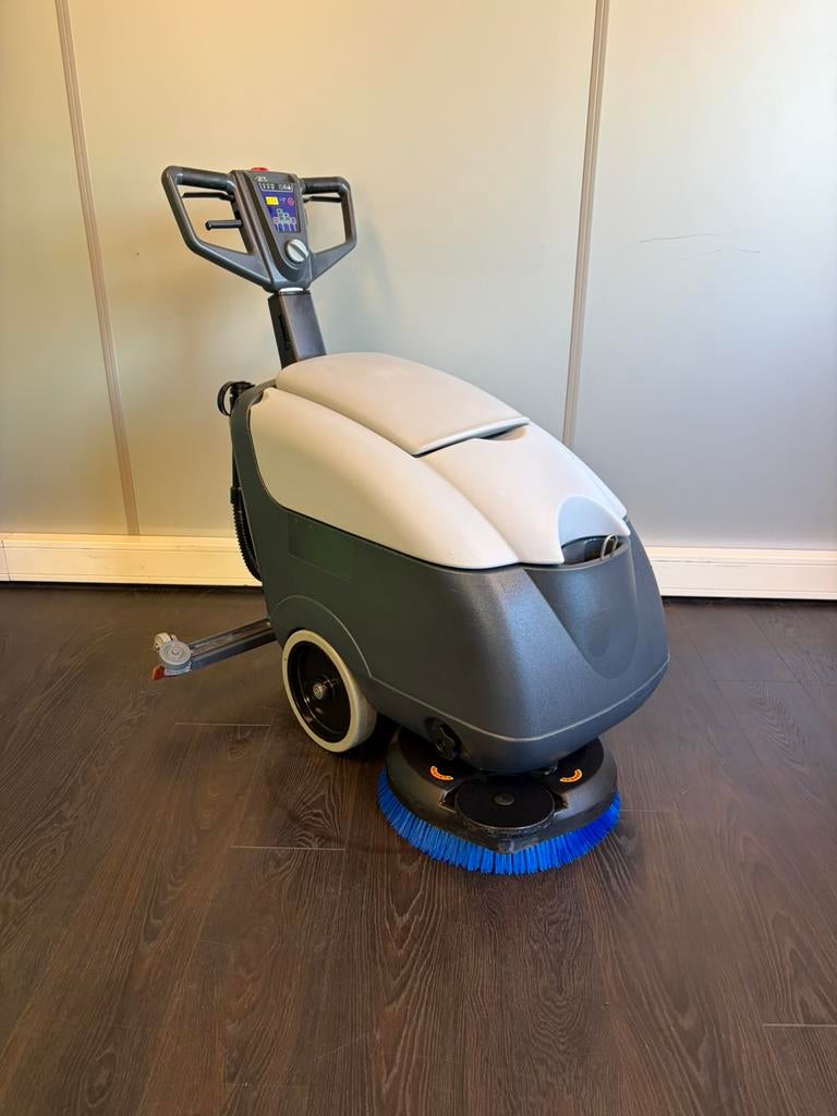 Nilfisk SC400 | Schrobmachine | Nieuw accupakket, Ophalen of Verzenden, Schrobmachine