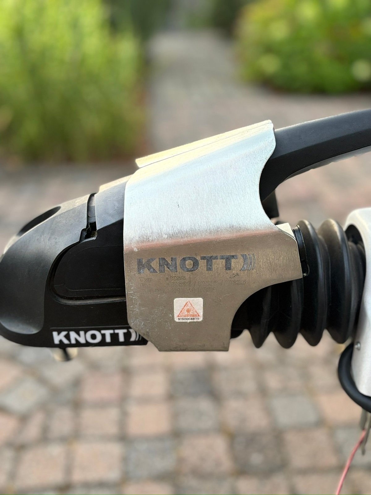Knott SCM disselslot, Ophalen, Zo goed als nieuw