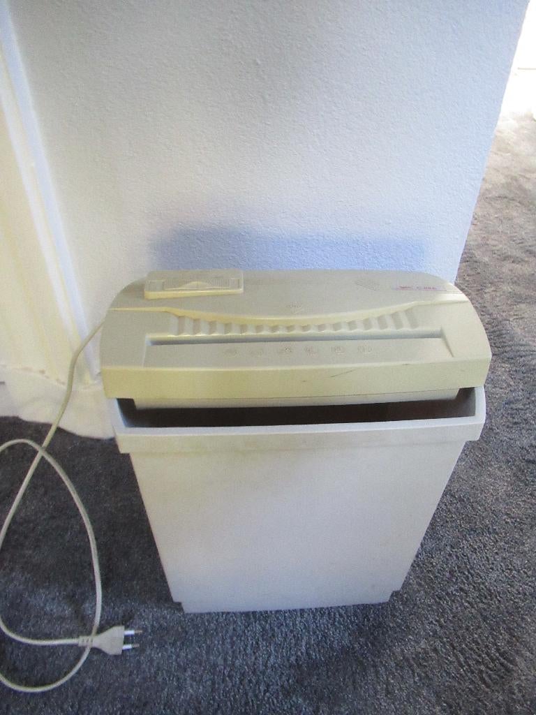 Shred-Et C-08A PAPIERVERSNIPPERAAR / papier shredder, Ophalen of Verzenden, Gebruikt