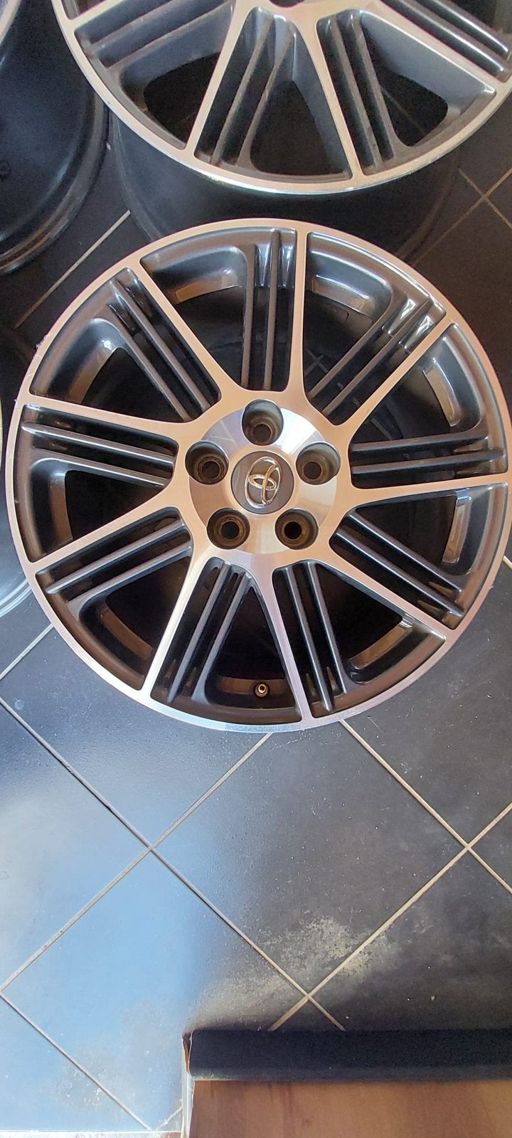 Toyota rav 4  2017 18 inch velgen, Ophalen, 18 inch, Velg(en), 235 mm