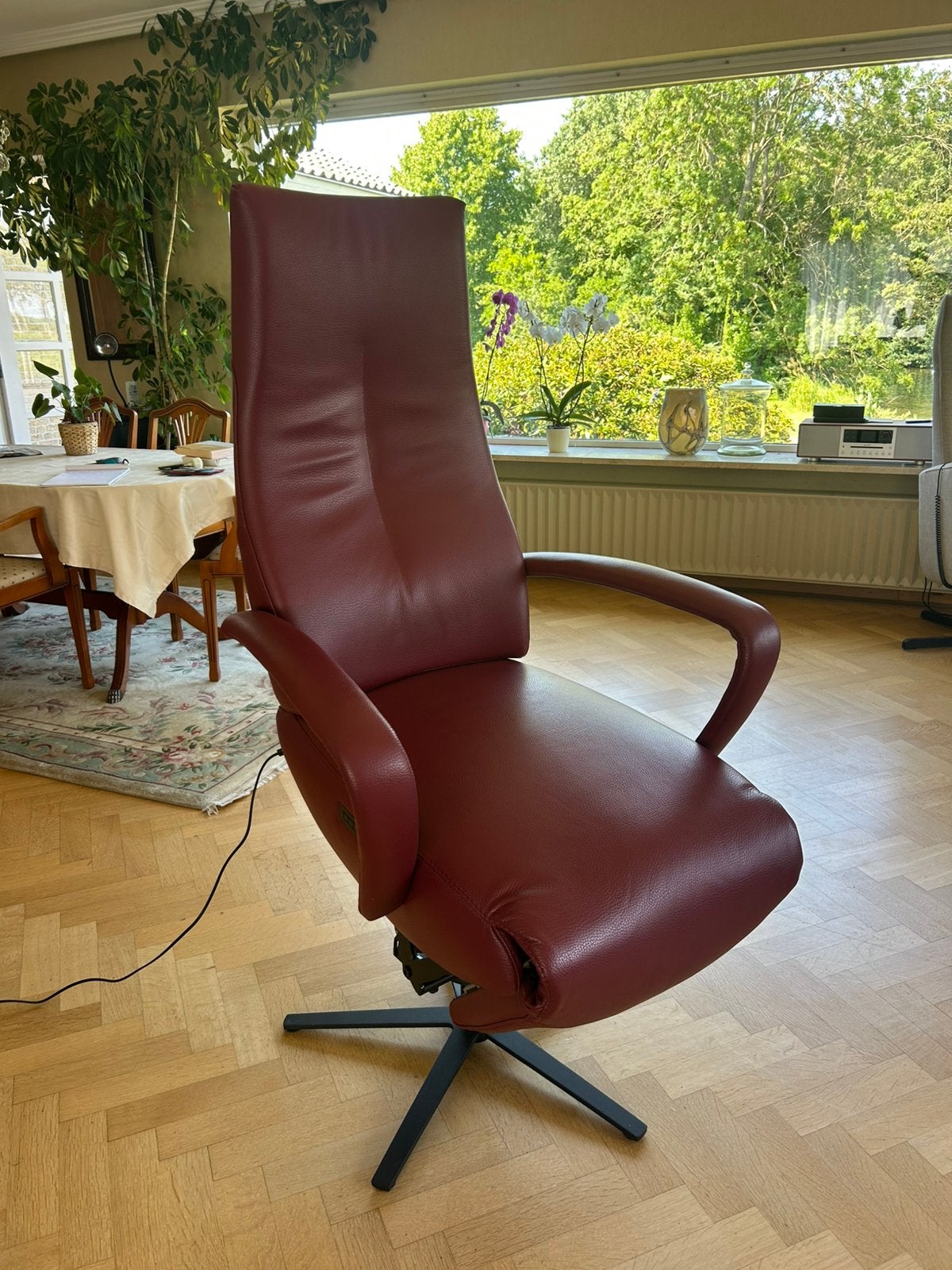 Mooie bordeaux leren sta op stoel zgan, Ophalen, Minder dan 75 cm, Leer, Zo goed als nieuw