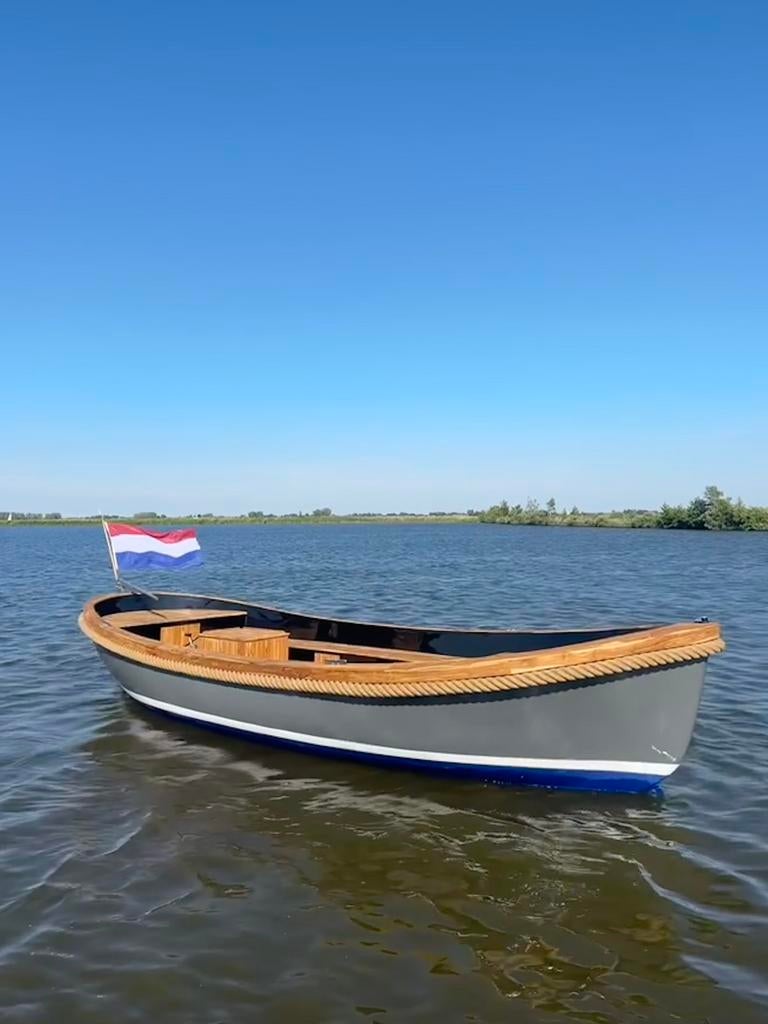 Luxe sloep – 8x2.90M reddingssloep, volledig omgebouwd, Watersport en Boten, Sloepen, Ophalen, Binnenboordmotor, Diesel, Zo goed als nieuw