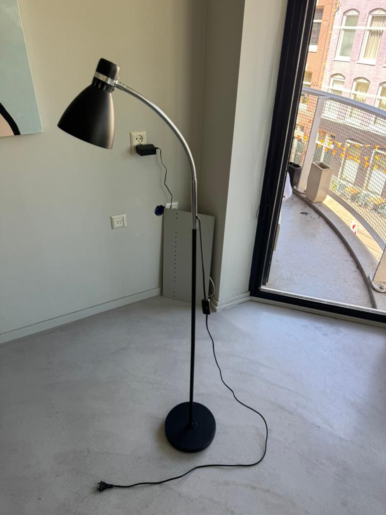 Zwarte lamp, Ophalen, Zo goed als nieuw, Minder dan 100 cm