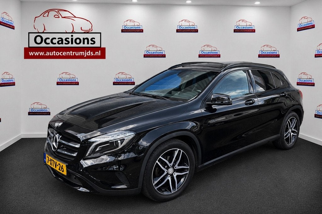 Mercedes-Benz GLA-klasse 200 Ambition, Auto's, Gebruikt, Leder en Stof, Zwart, Bedrijf