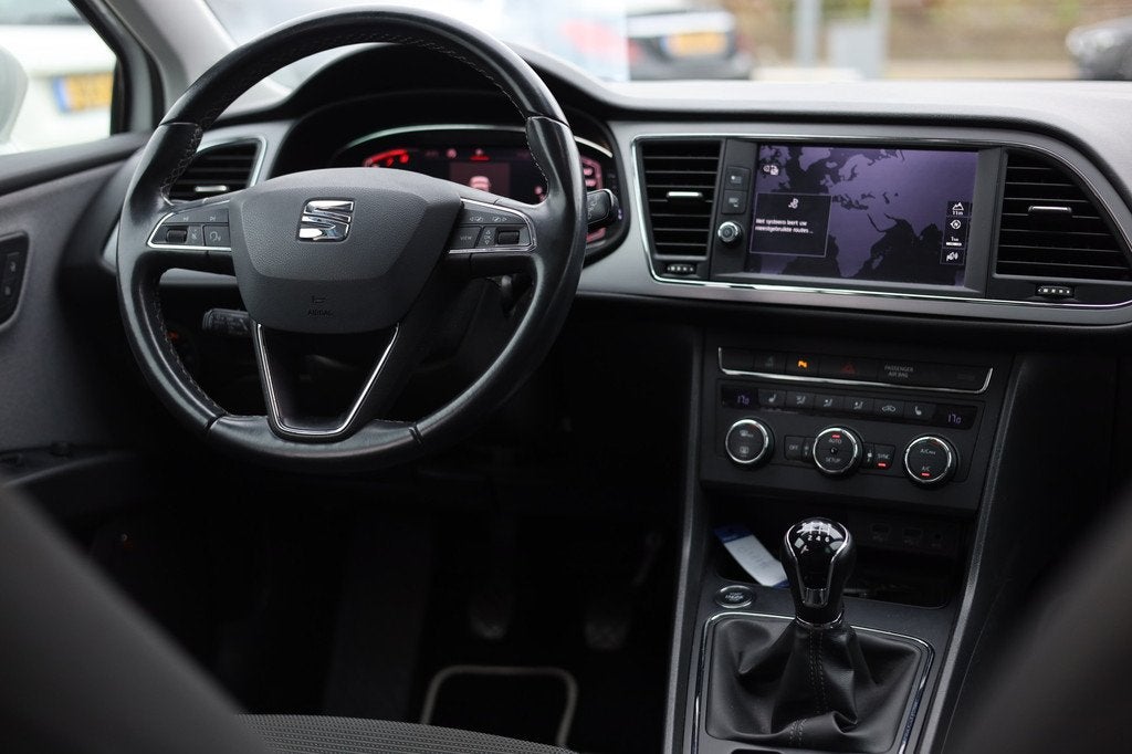 SEAT Leon 1.5 TSI NAVI | CARPLAY | ACC | PANO | BEATS AUDIO, Auto's, Seat, Voorwielaandrijving, Stof, 4 cilinders, Leon