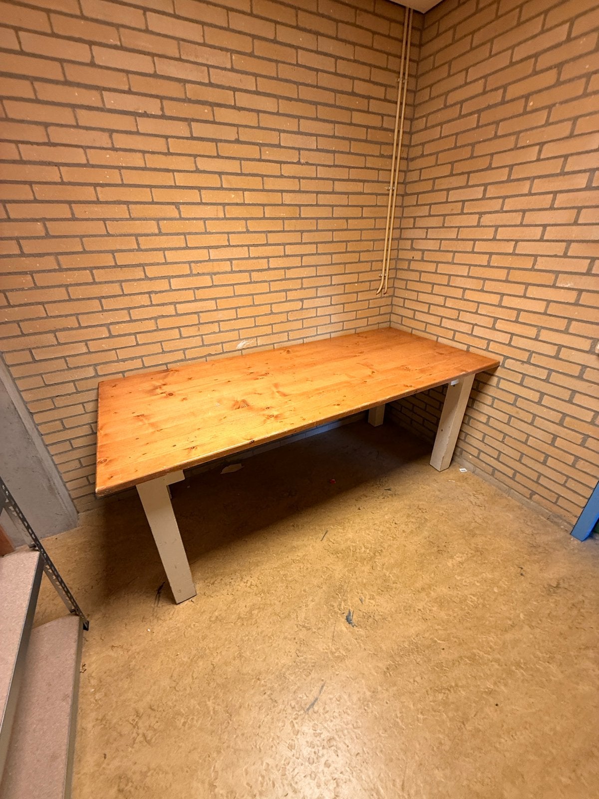 GRATIS MEUBELS STELLINGKASTEN TAFELS EN STOELEN
