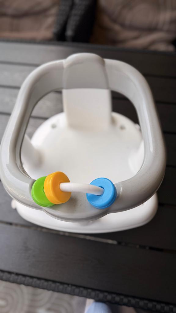 Baby badzitje met zuignappen en speelgoed, Overige merken, Ophalen of Verzenden, Zo goed als nieuw, Badzitje of Badring