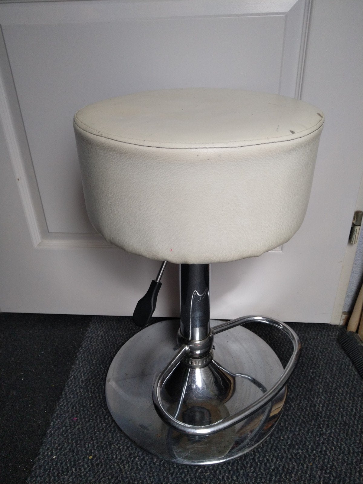 Crèmekleurige Draaibare en Verstelbare Kruk (56,5-77 cm), Huis en Inrichting, Krukjes, Ophalen