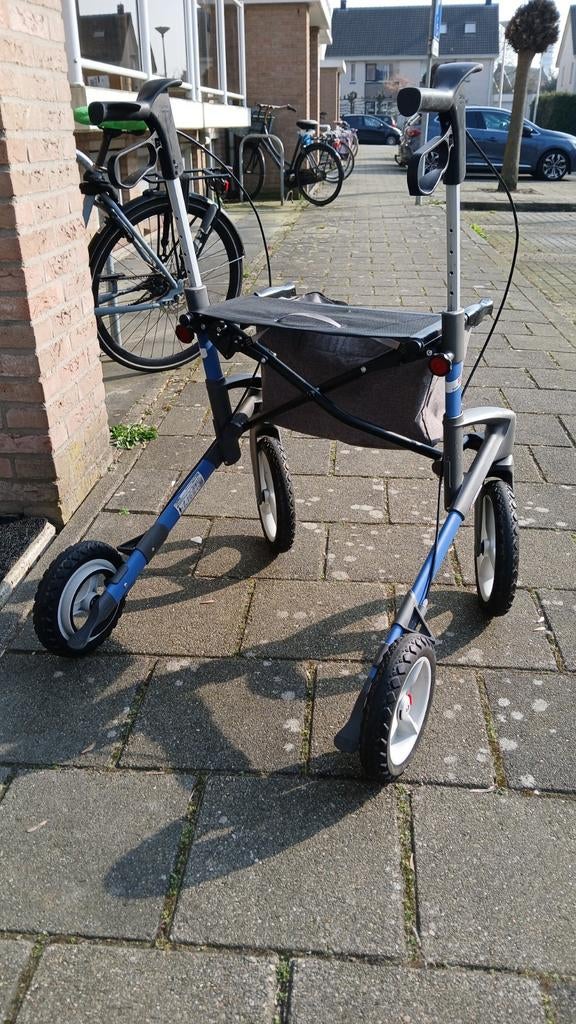 Brede stabiele rollator te koop met grote voorwielen., Diversen, Rollators, Ophalen
