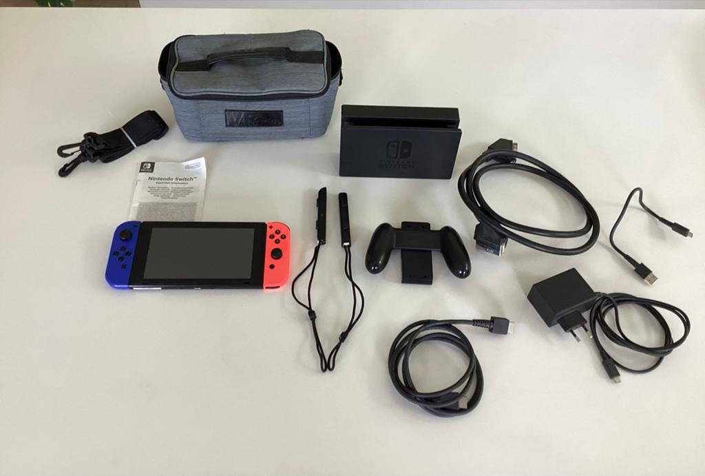 Nintendo Switch HAC-001 compleet met accessoires en draagtas, Ophalen of Verzenden, Zo goed als nieuw, Met 2 controllers, Switch Original