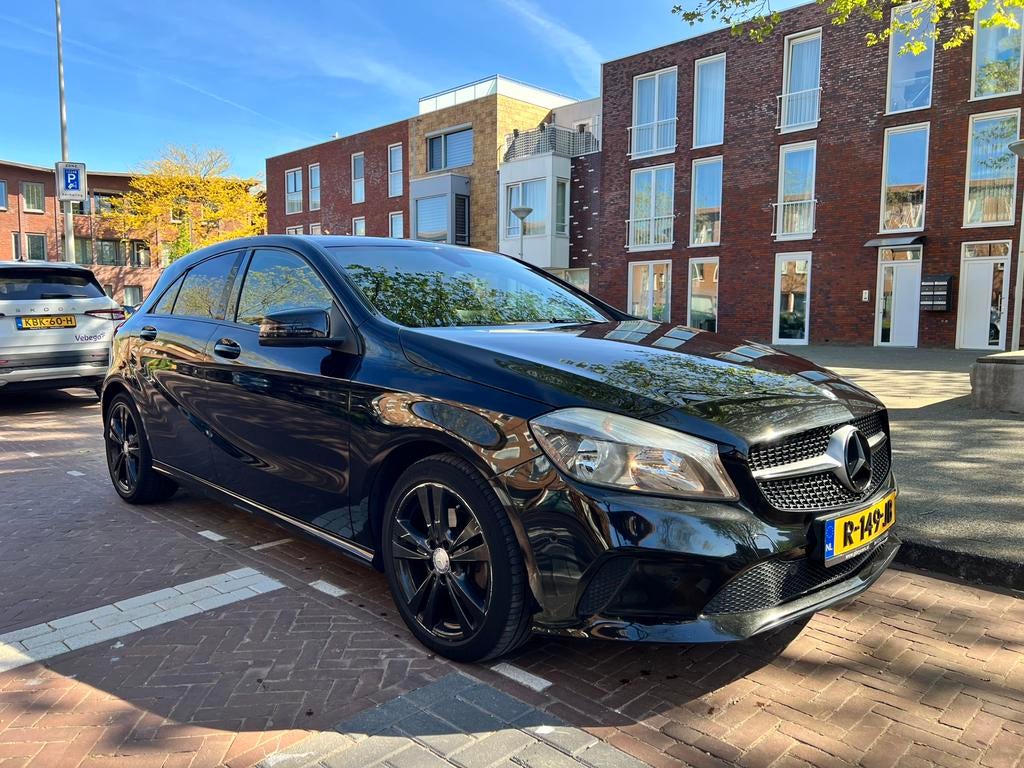 Mercedes-Benz A-Klasse A180 Ambition | Automaat |, Auto's, Leder en Stof, 1595 cc, 19 km/l, Geïmporteerd