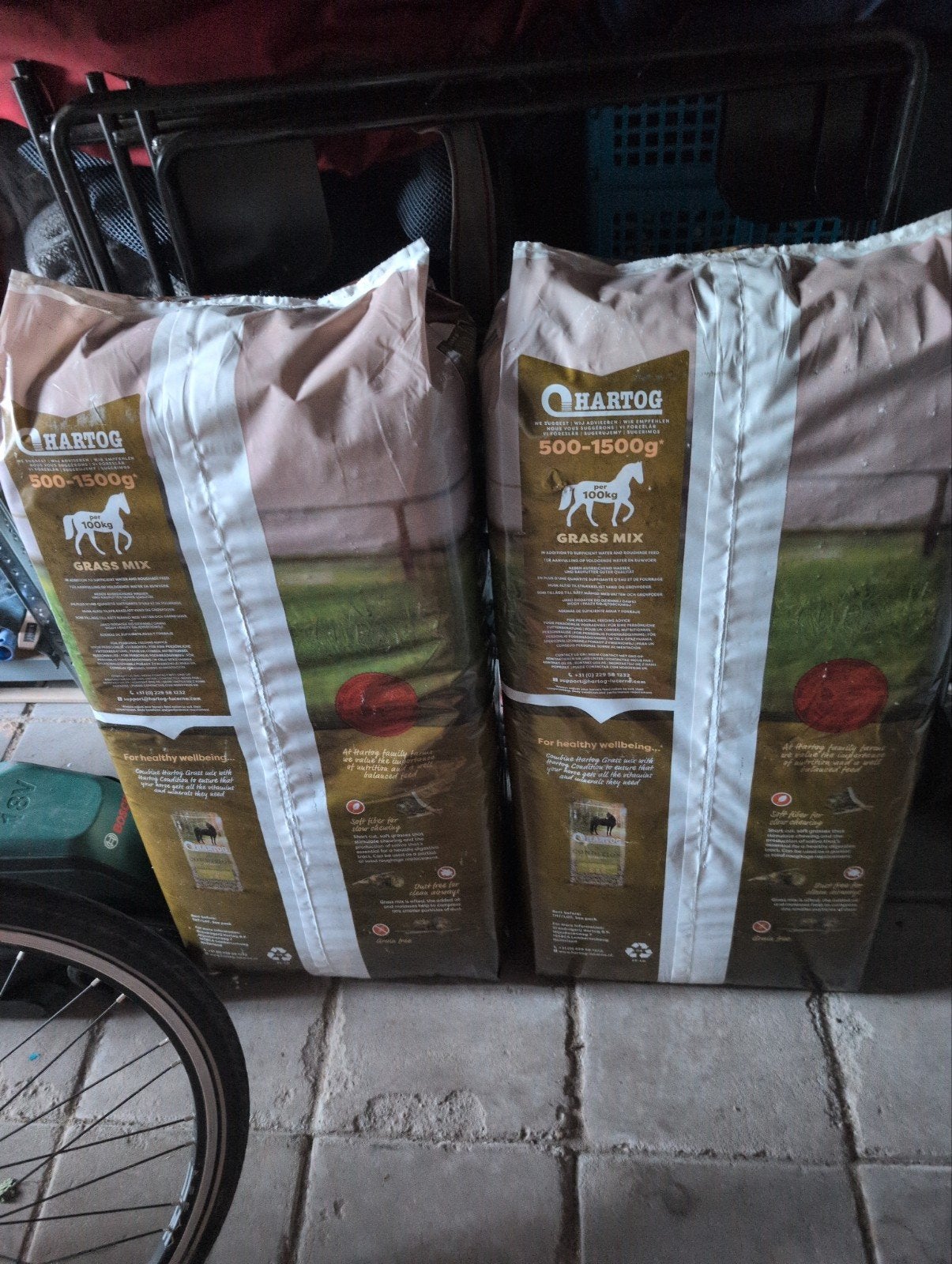 Pavo ease and Exel paardenvoer 2x en Hartog grasmix 2x, Dieren en Toebehoren, Ophalen of Verzenden