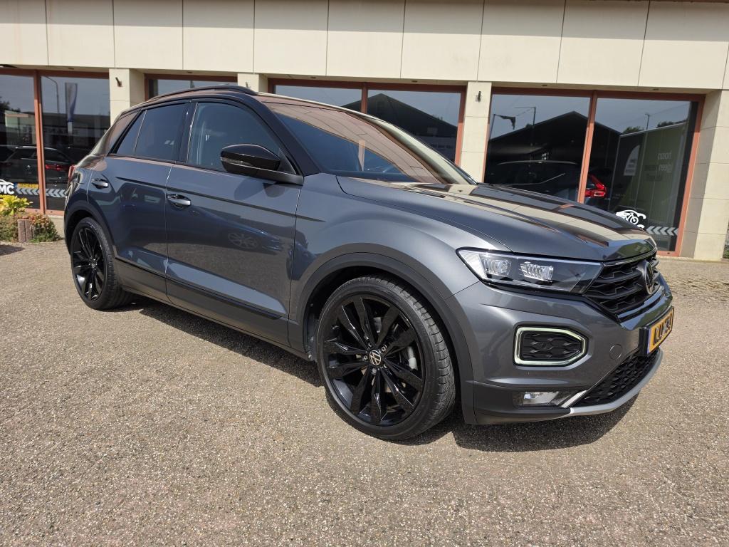 Volkswagen T-Roc Sport | Blackstyle | 19' Suzuka | Led | Pan, Auto's, Keurmerk '100% Onderhouden', 12 maanden, Stof, Euro 6