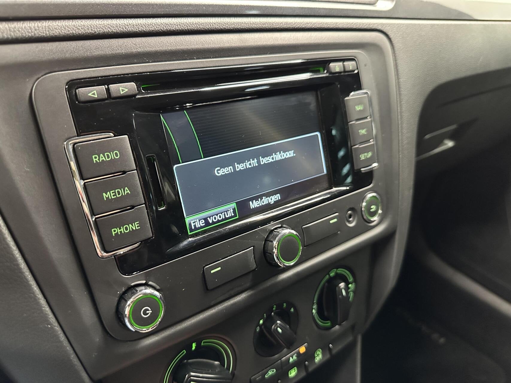 Foto 38 van Skoda Rapid 1.2 TSI Greentech Active AIRCO NAVI CRUISE LM 71