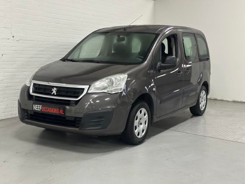 Peugeot Partner Tepee 1.2 PureTech Active CLIMA / CRUISE / E, Voorwielaandrijving, Stof, Gebruikt, 1295 kg