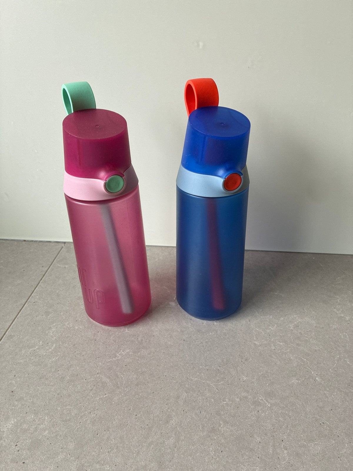 2x Air Up drinkfles met pods - Roze en Blauw, Sport en Fitness, Bidons, Ophalen, Zo goed als nieuw