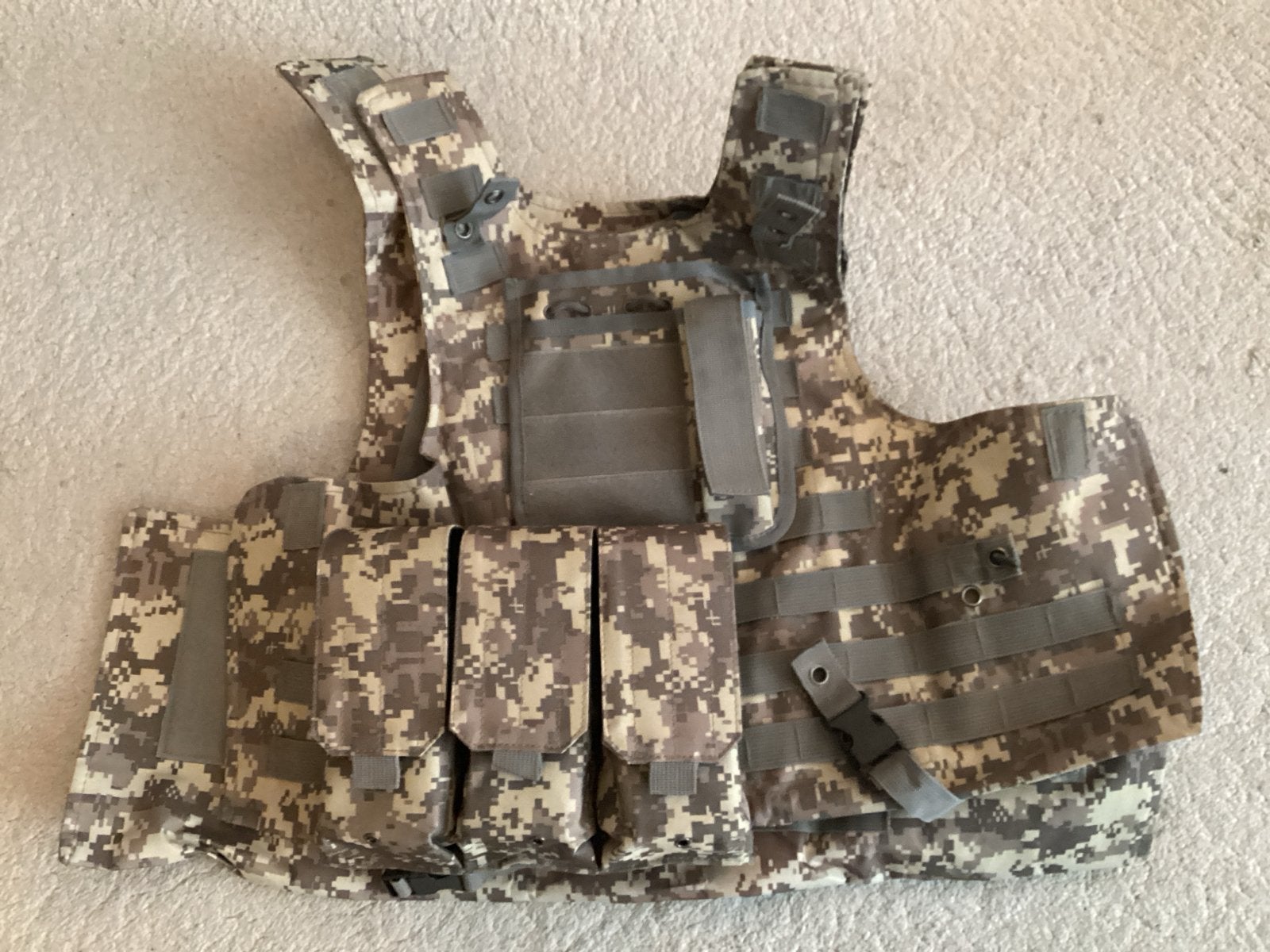 Tactisch Vest - prima voor vissen/jagen en bv paintbal, Ophalen of Verzenden, Overige soorten, Overige gebieden, Kleding of Schoenen