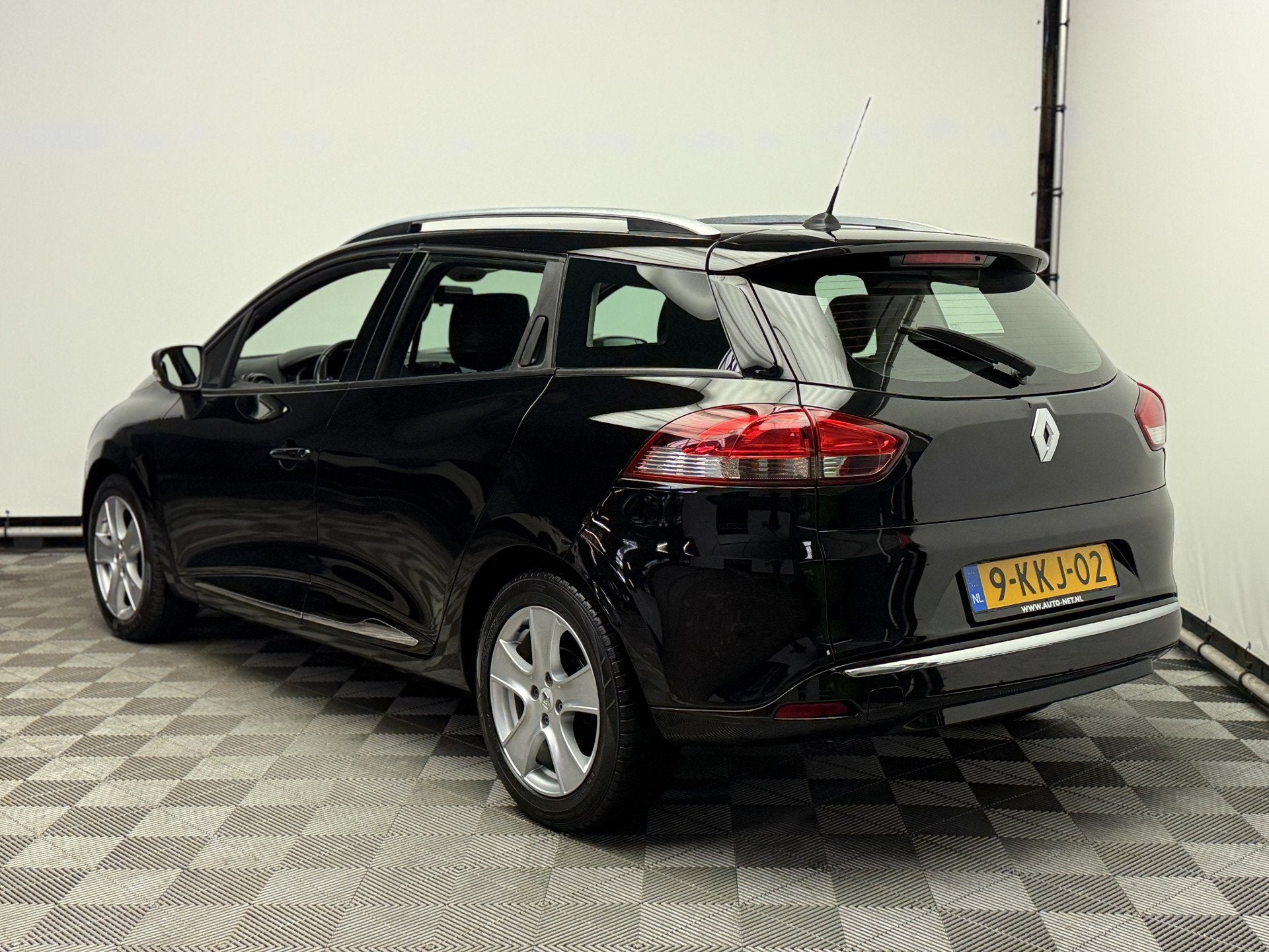 Renault Clio Estate 0.9 TCe Expression Navi Airco LM16" NL A, Auto's, Renault, Voorwielaandrijving, Stof, Zwart, Origineel Nederlands