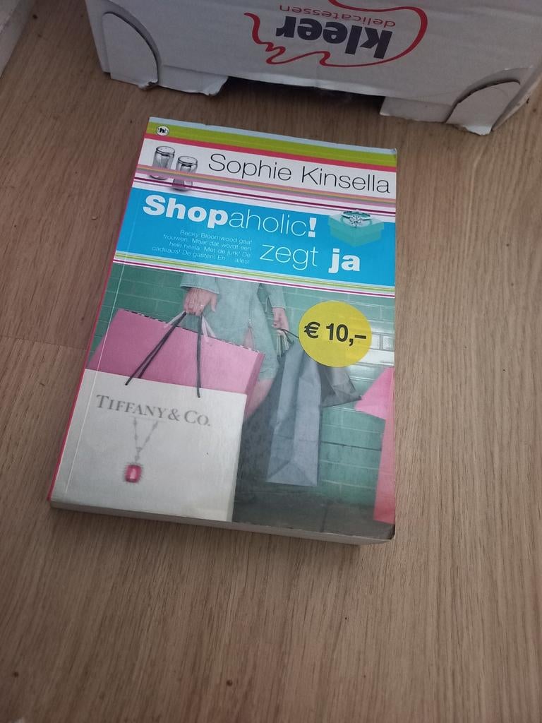 Sophie Kinsella - Shopaholic! zegt ja, Ophalen of Verzenden, Zo goed als nieuw, Sophie Kinsella