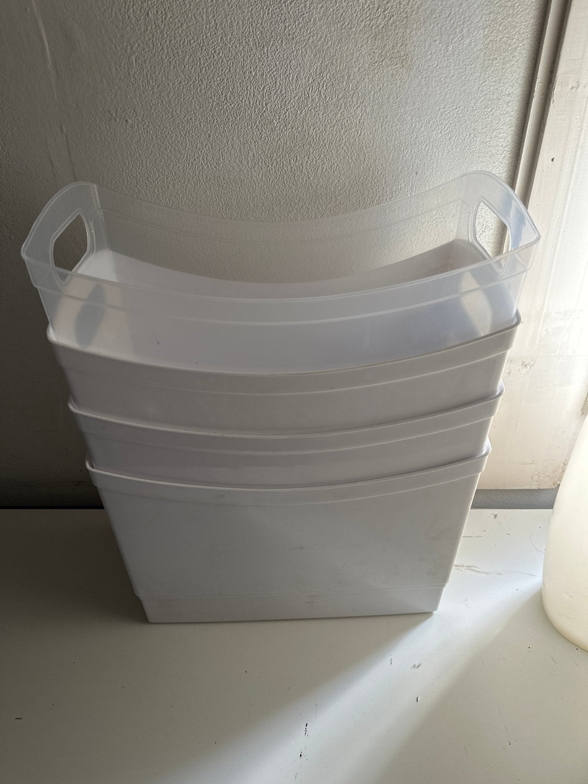 Set van 3 Witte Kunststof Opbergmanden met Handvatten, Huis en Inrichting, Ophalen, Gebruikt, Kunststof, Modern