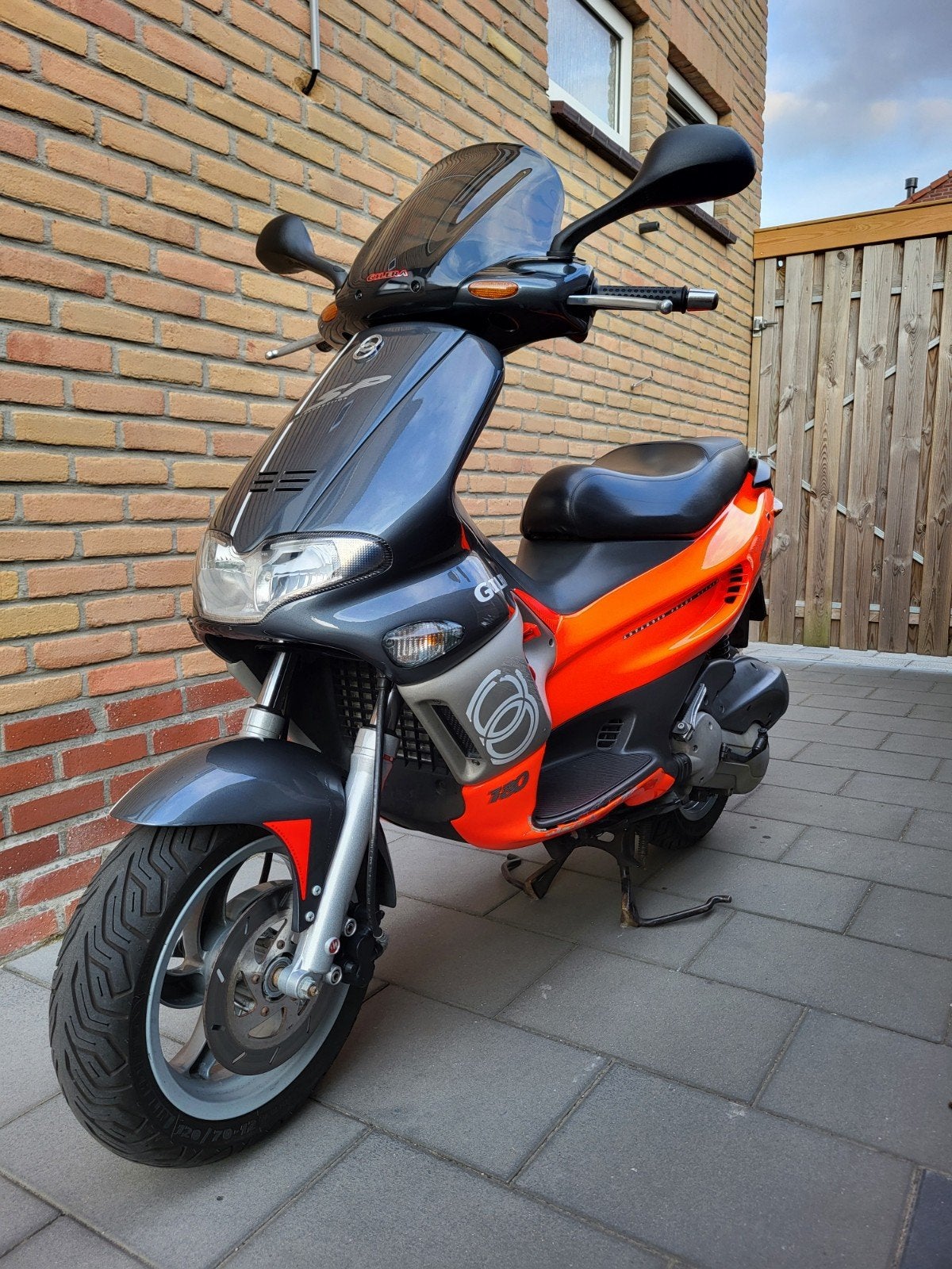 Gilera Runner 180cc Fluo Rosso SD | Gereviseerd blok A2, Fietsen en Brommers, Scooters | Aprilia, Ophalen, Tweetakt, Gebruikt