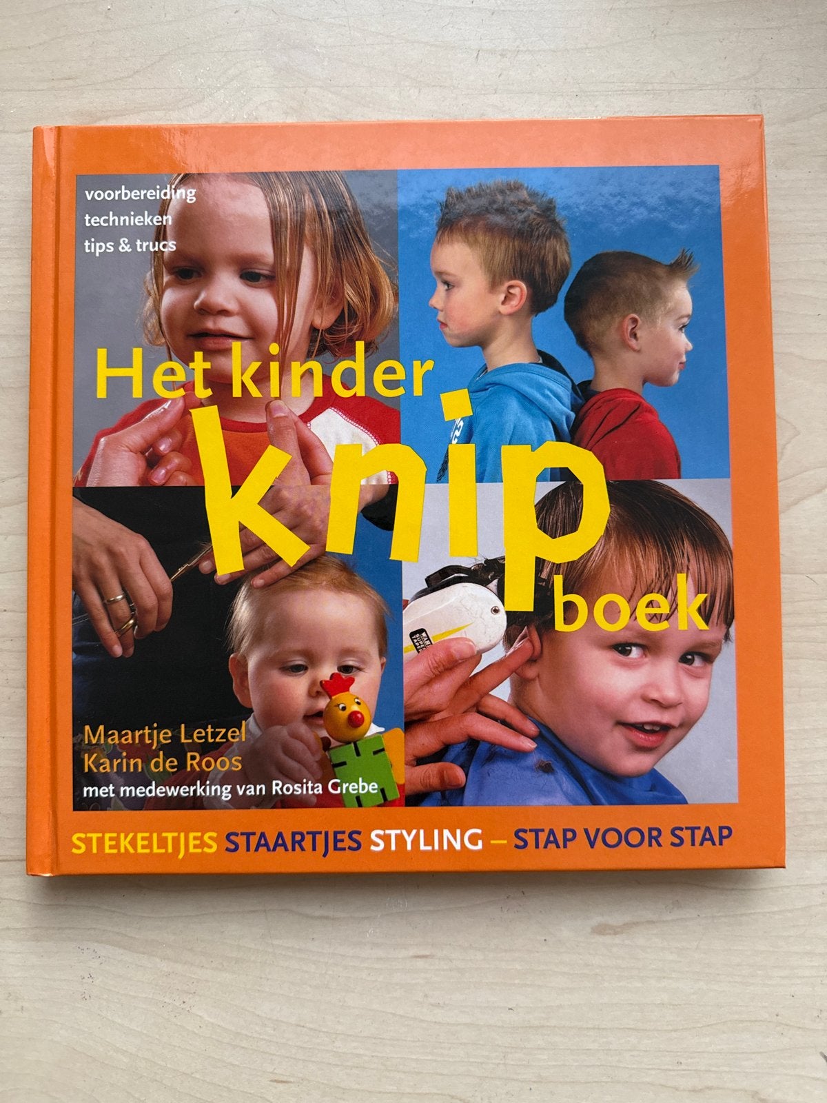 Het Kinder Knipboek - Stap voor Stap Kapsels voor Kinderen, Ophalen of Verzenden, Zo goed als nieuw, 2 tot 3 jaar