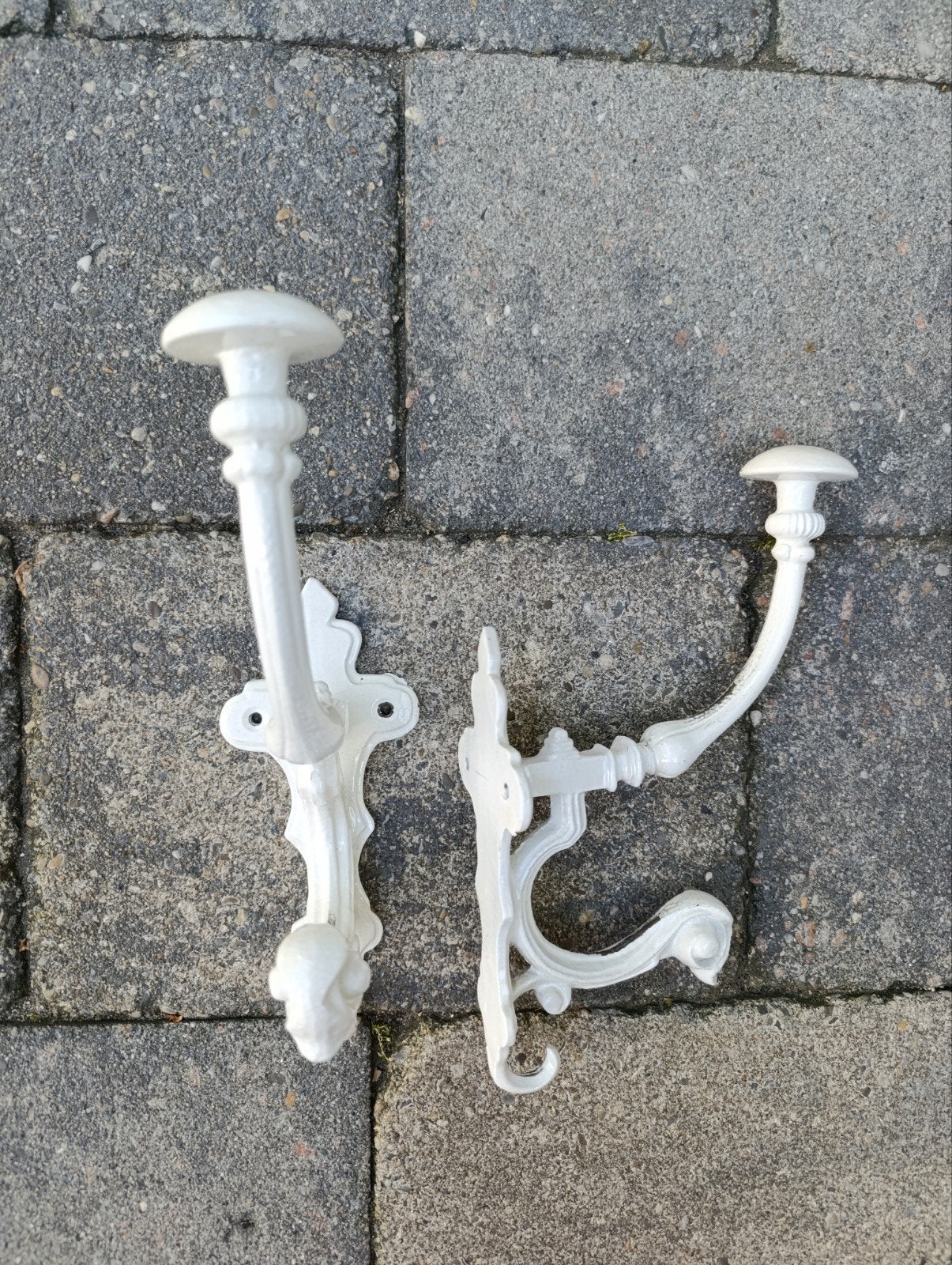 Set van 2 Brocante Vintage Kapstokhaken Wit, Ophalen of Verzenden, Zo goed als nieuw, Metaal, Wandhaken