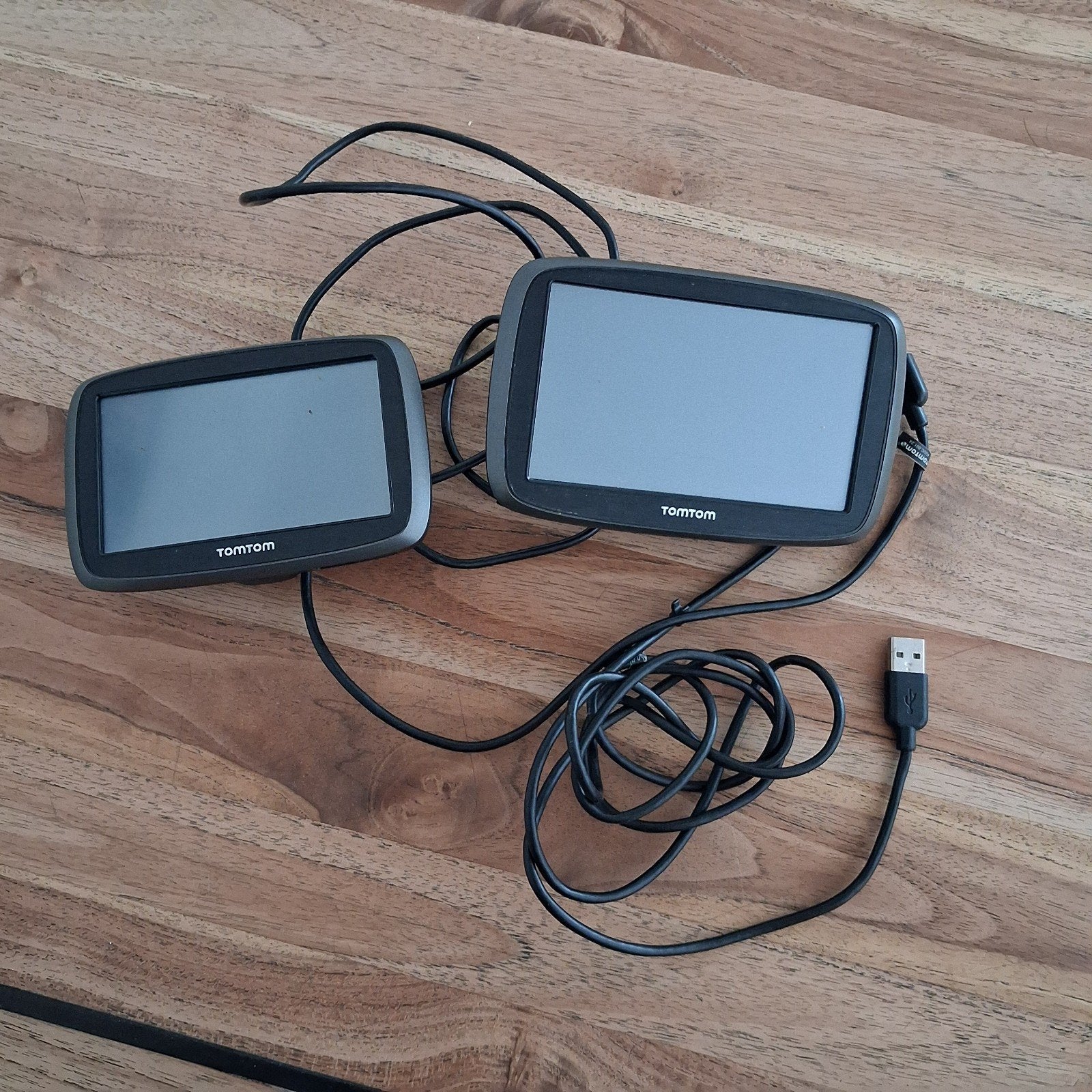 TomTom navigatiesysteem (2 stuks), Auto diversen, Autonavigatie, Ophalen of Verzenden, Gebruikt