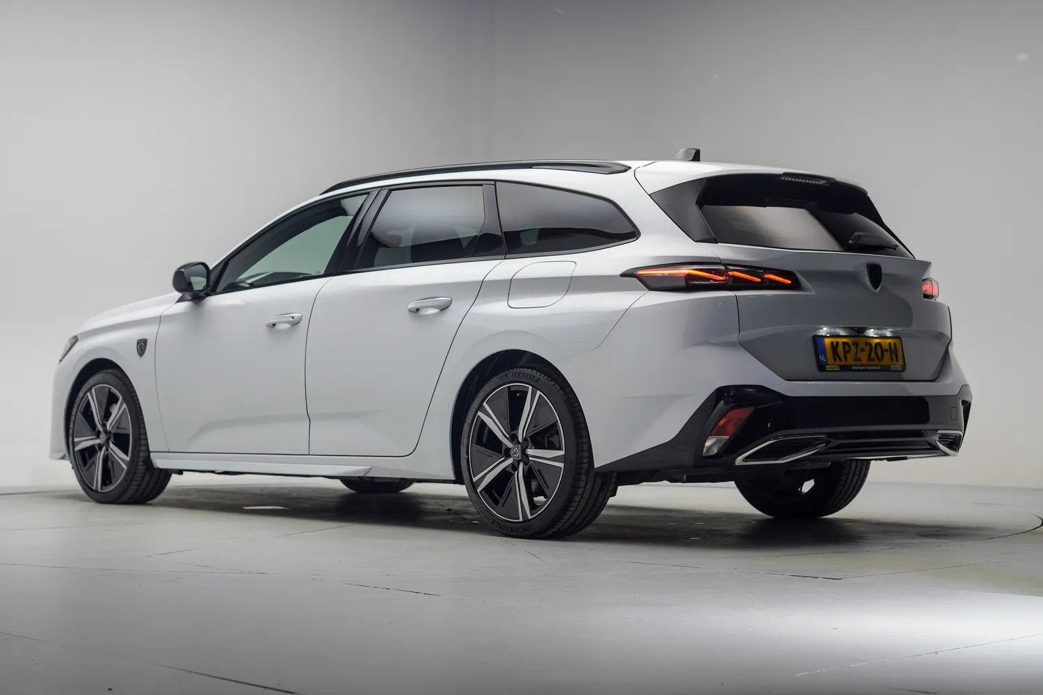 Peugeot 308 SW 1.6 Plug-in Hybrid 225 GTLine Aut. [ Adapt.cr, Auto's, 77 km/l, Gebruikt, 4 cilinders, Hybride Elektrisch/Benzine