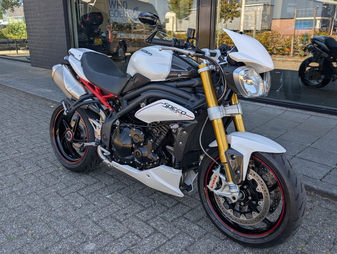 Triumph Speed Triple R ABS (bj 2012), Motoren, Motoren | Triumph, Triumph Motocycles, Bedrijf, Triumph.Benelux@triumph.co.uk, De Droogmakerij 40A
1851 LX   Heiloo, NL