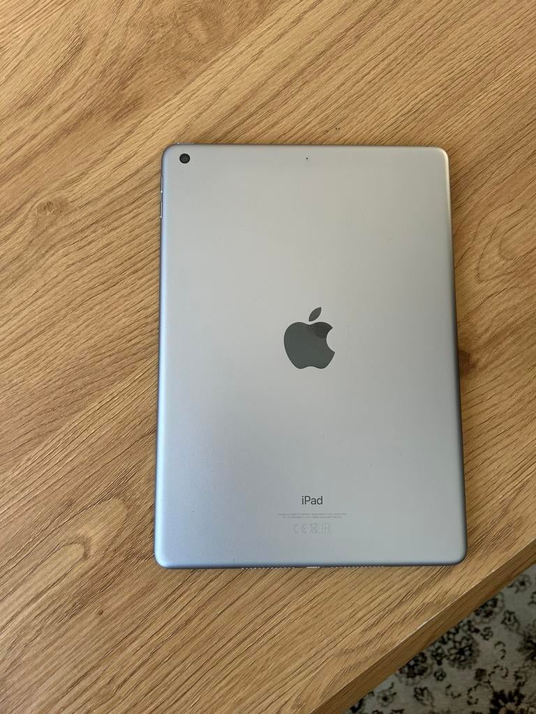iPad (6e generatie), Wi-Fi-versie. Model: A1893, Computers en Software, Apple iPads, Wit, Zo goed als nieuw, 16 GB, Ophalen