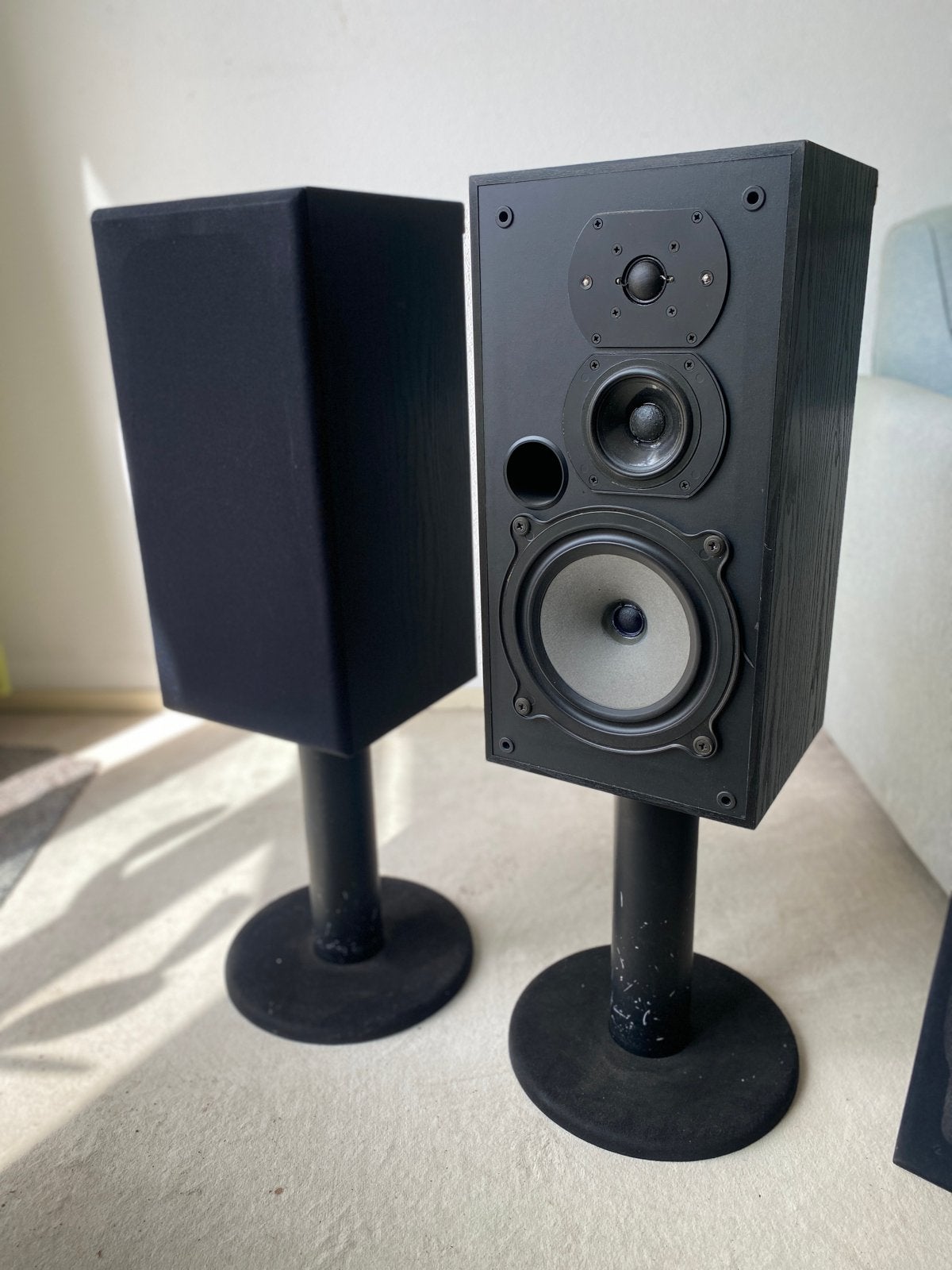 B&W DM23 Luidsprekers met standaarden, Stereo speakers, Gebruikt, Inclusief standaarden, Ophalen of Verzenden