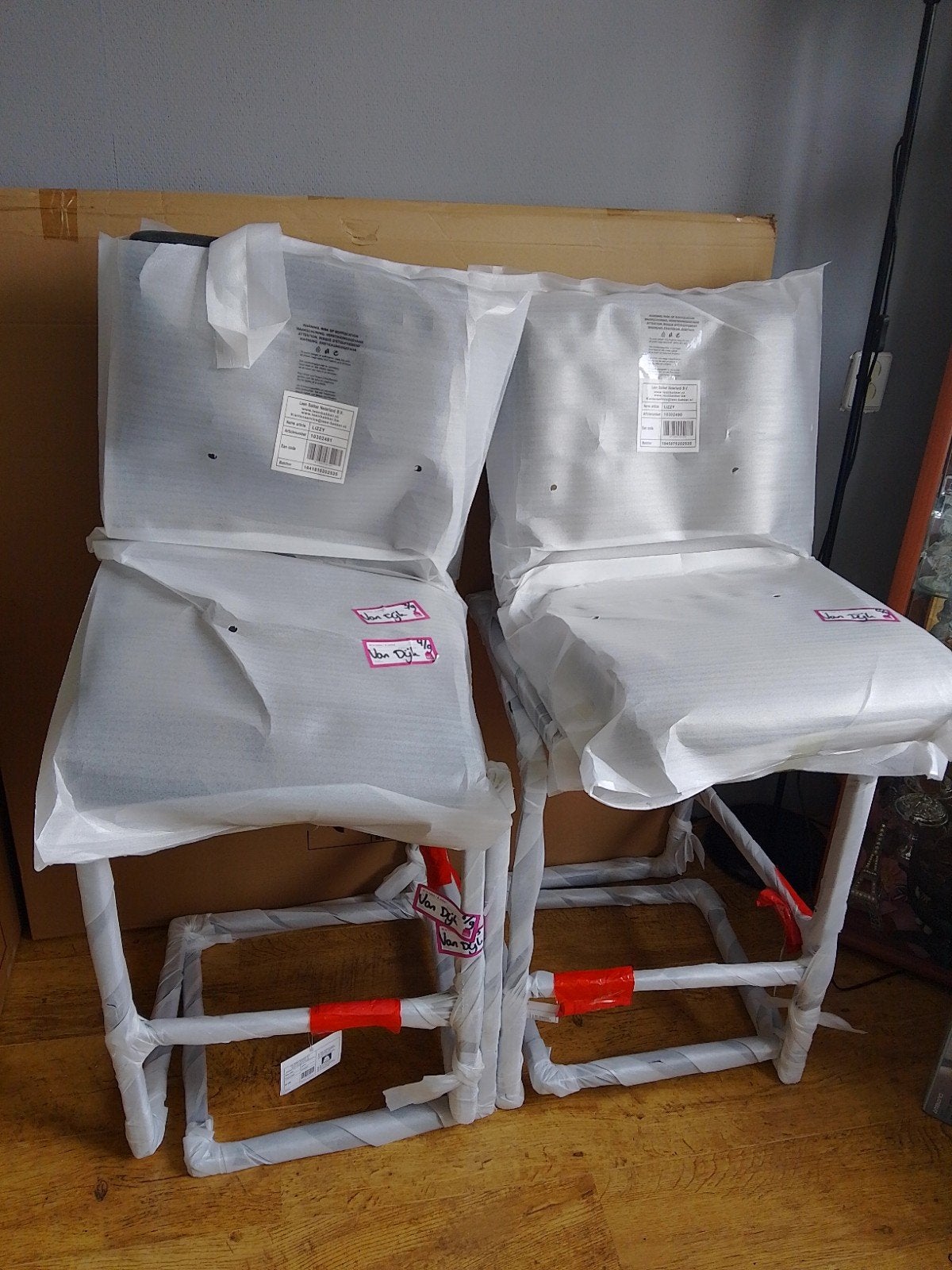 Eettafel set  Brigitte + 4 stoelen Lizzy leen bakker nieuw, Ophalen, Nieuw, Vier