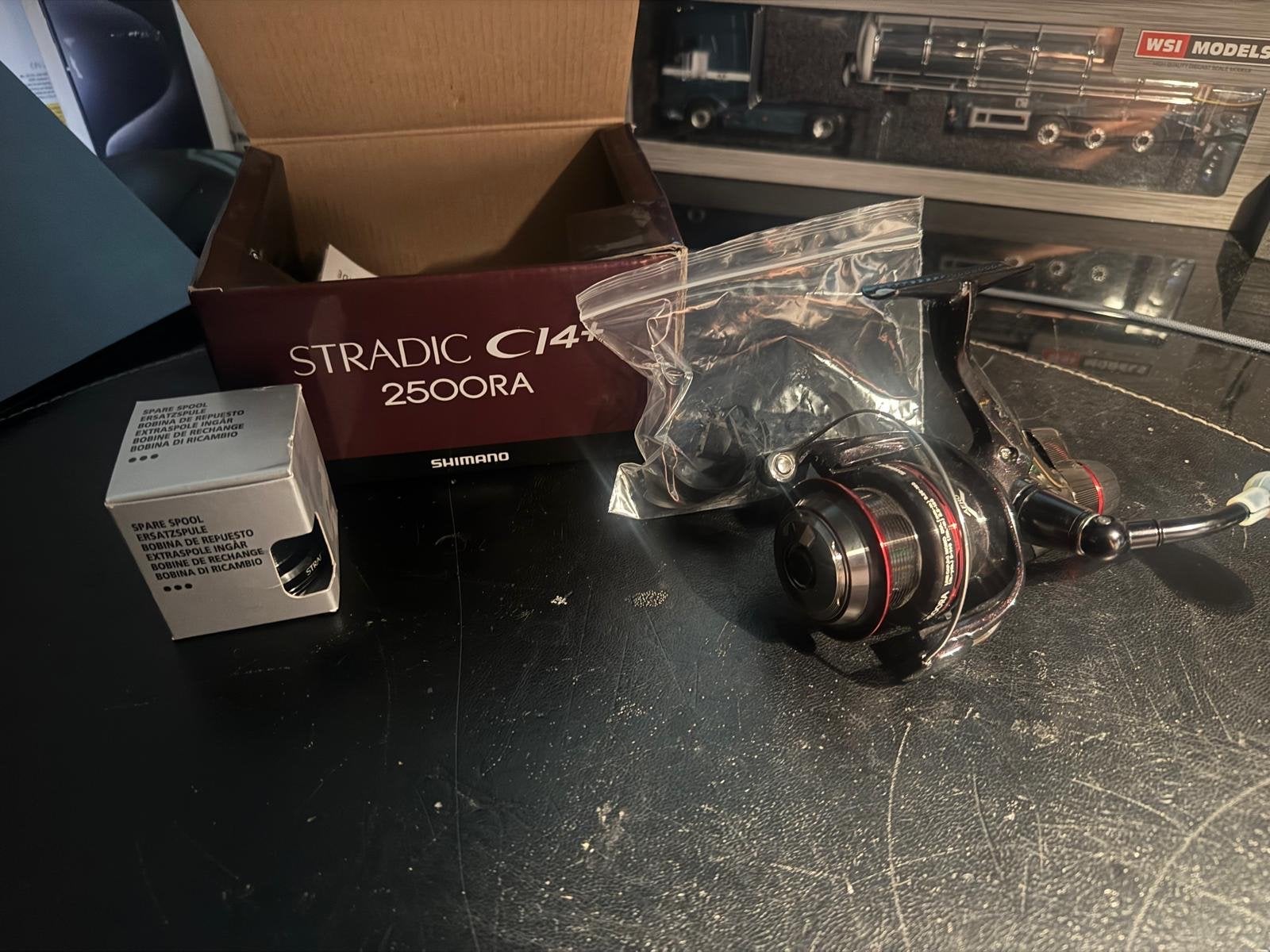 Shimano Stradic CI4+ 2500RA Molen - Zo goed als nieuw, Ophalen of Verzenden, Nieuw, Molen
