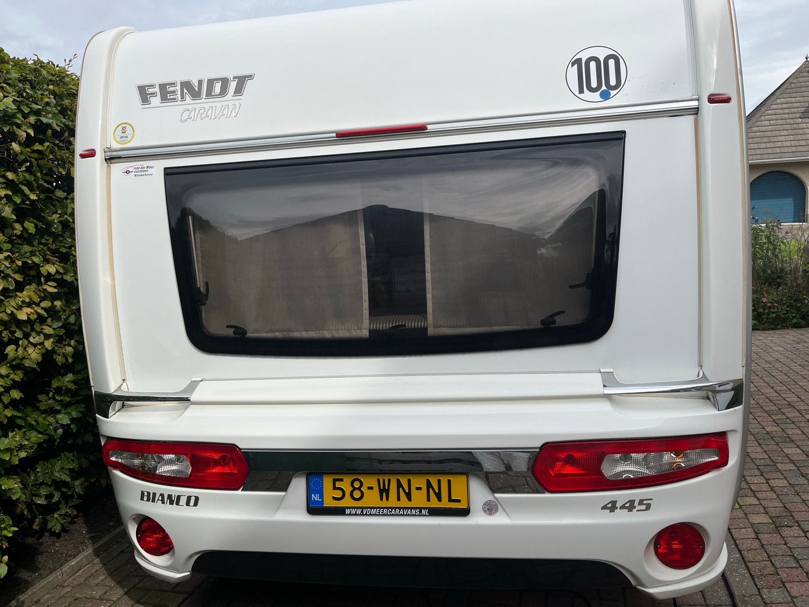 Fendt Bianco 445: z.g.o.h. met EP Levelerssysteem:  waterpas, Rondzit, Frans bed, Tot en met 3, Particulier