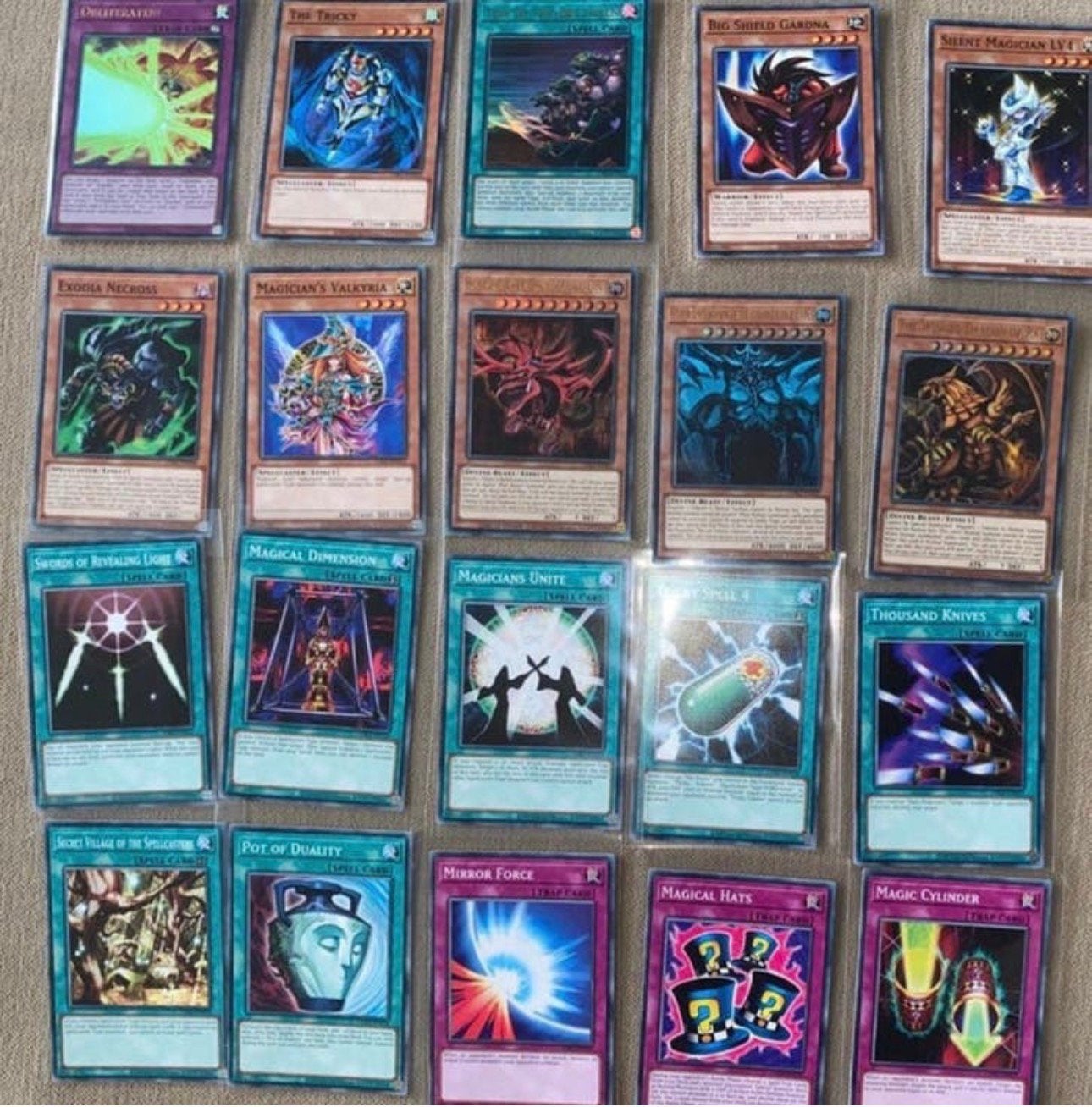 Yu-Gi-Oh! Yugi Legendary Exodia Deck + Egyptian God Card Set, Ophalen of Verzenden, Zo goed als nieuw, Meerdere kaarten, Foil