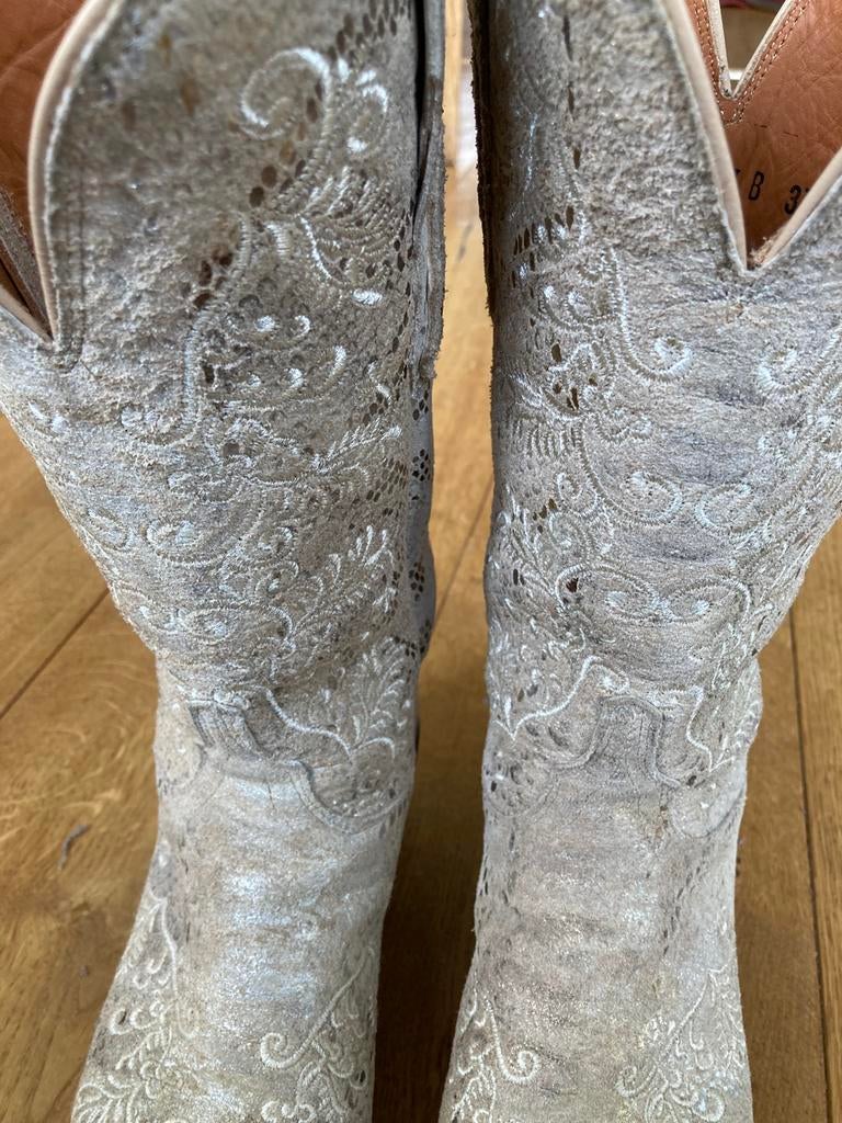 Fraaie cowboylaarzen - dames - Lucchese - maat 5 - parelmoer, Kleding | Dames, Schoenen, Hoge laarzen, Beige, Ophalen of Verzenden